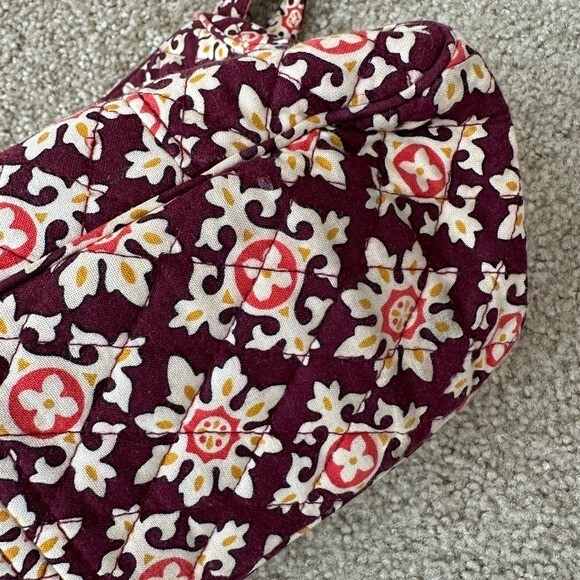 Vera Bradley Purse Shoulder medallion pattern 12 by 8 inches EUC!