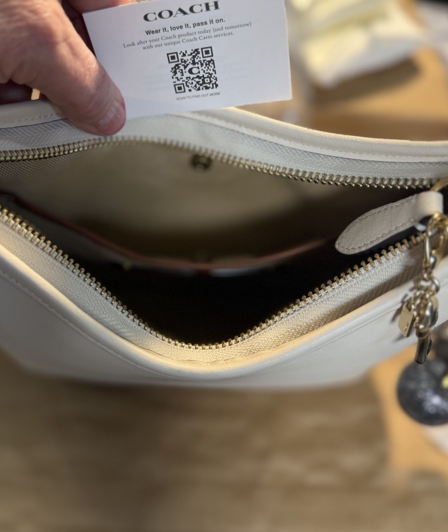 Coach Curve Zip Style #CAF11 Brand New with Tags Added A Coach Zipper Pull New