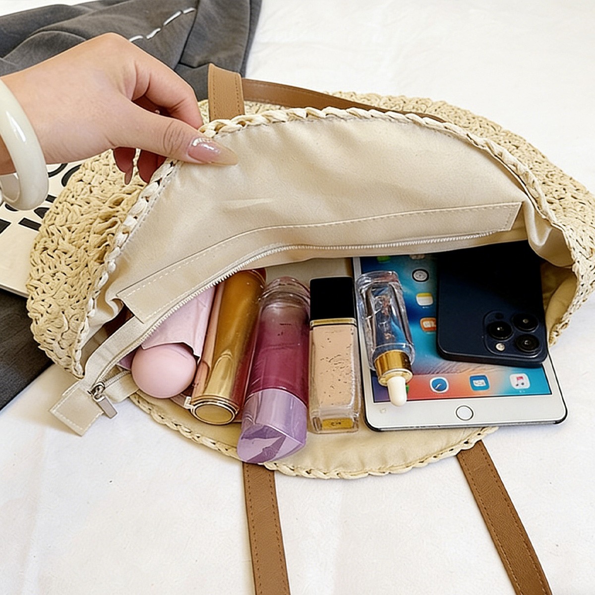 Summer Round Crochet Tote Bag Handmade Woven Beach Shoulder Bag for Vacation