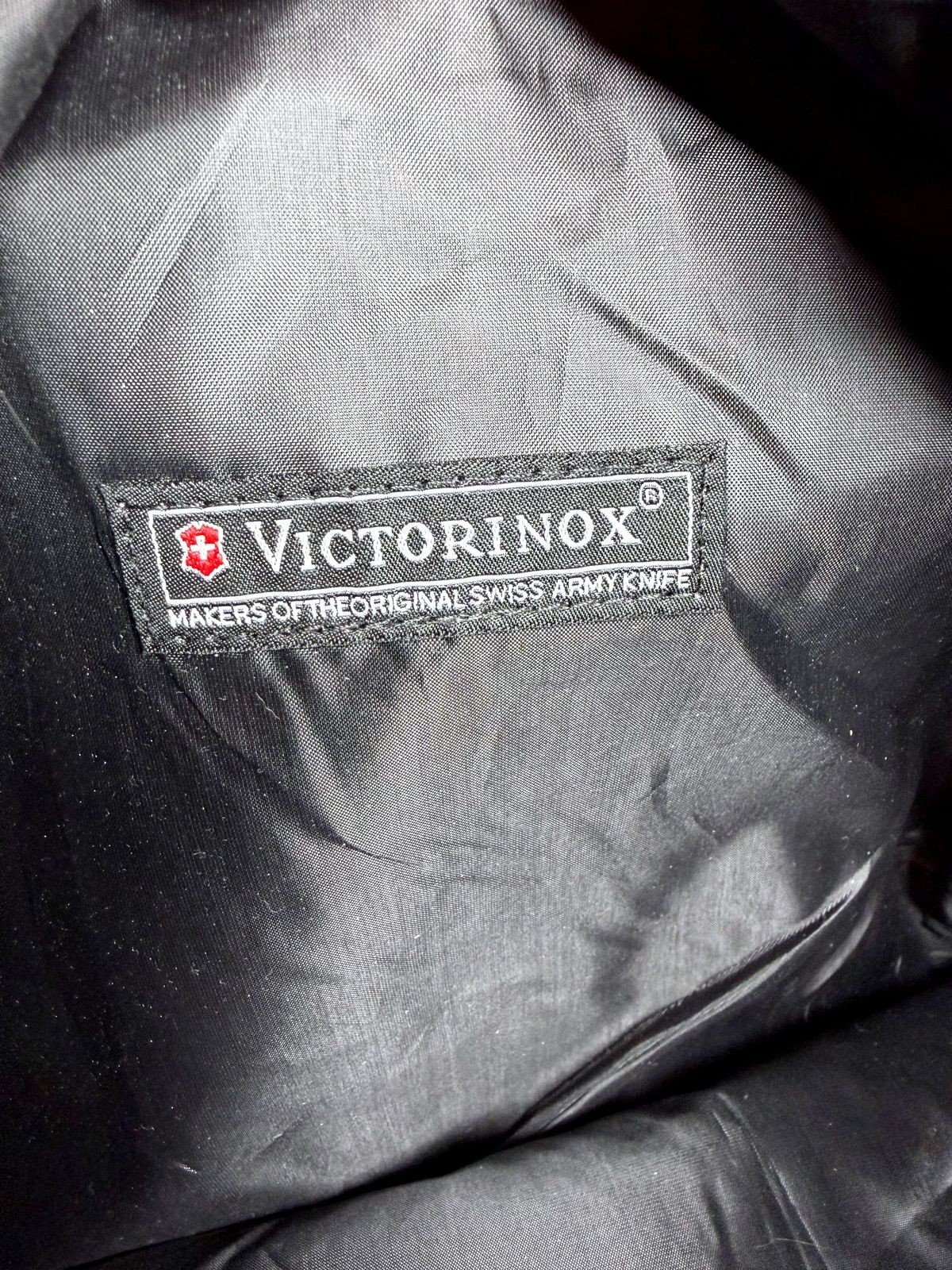 New Victorinox Swiss Army Red Shoulder Strap Tote Bag Travel Work Lined Carryall