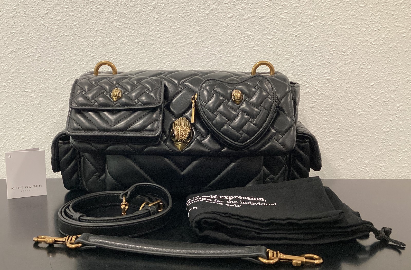 Kurt Geiger Leather 11.5″ x 6″ x 4″ Heart 4 Pocket Black 2 Straps Multiple Eagle