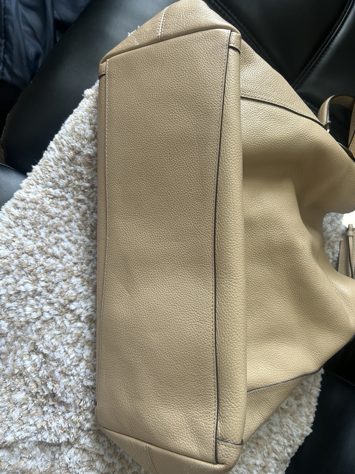Coach Beige Pebbled Large Tote Shoulder Bag Zip/Magnetic, Pockets, Charm