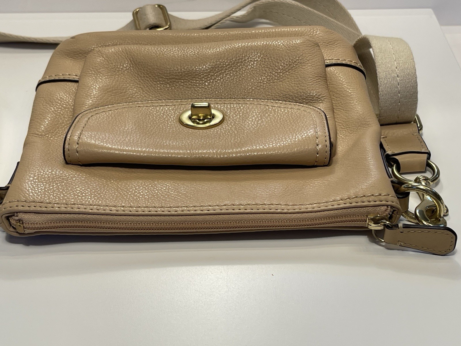 Coach Park Nude Leather Swingpack Crossbody Zip & Turn lock Brass Hardware Bag
