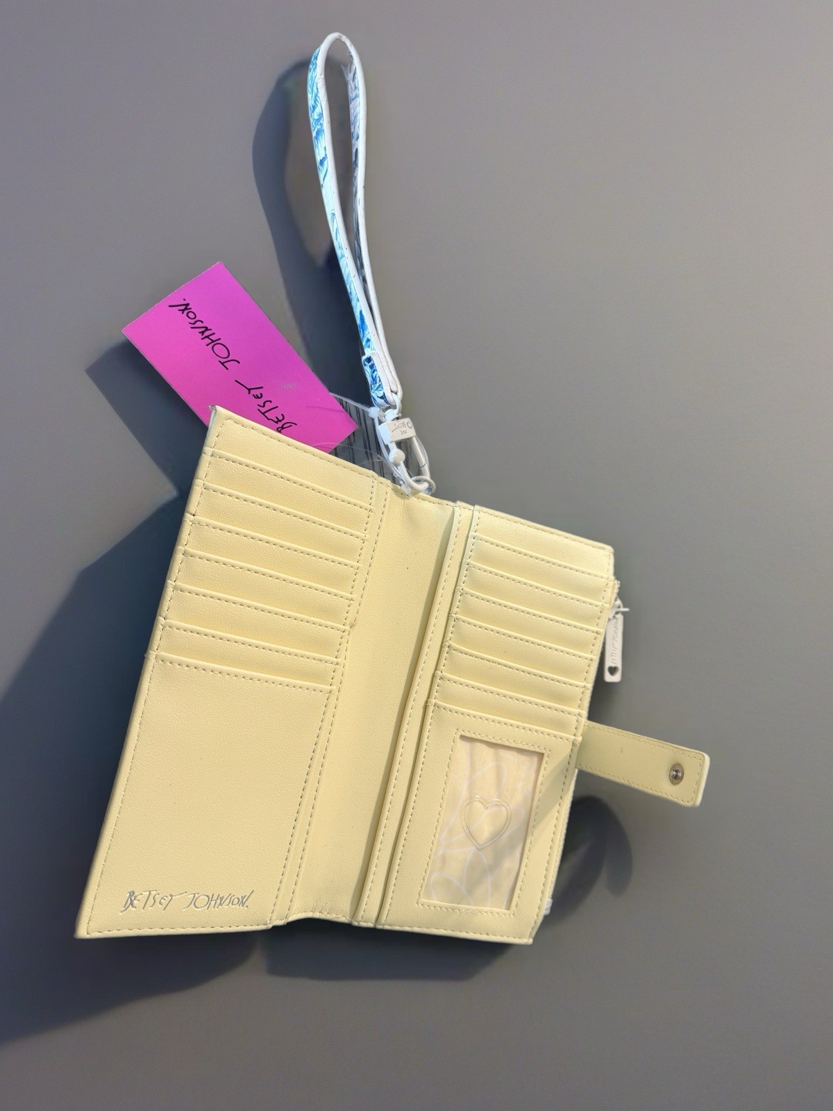 NWT Betsey Johnson Floral Wristlet Wallet Zip-Around Clutch with Card Slots