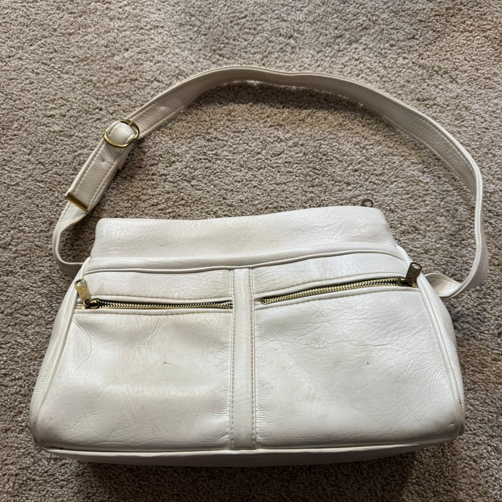 Vintage Unknown Brand Women’s White Shoulder Bag Pocketbook Multi Zippers Prop