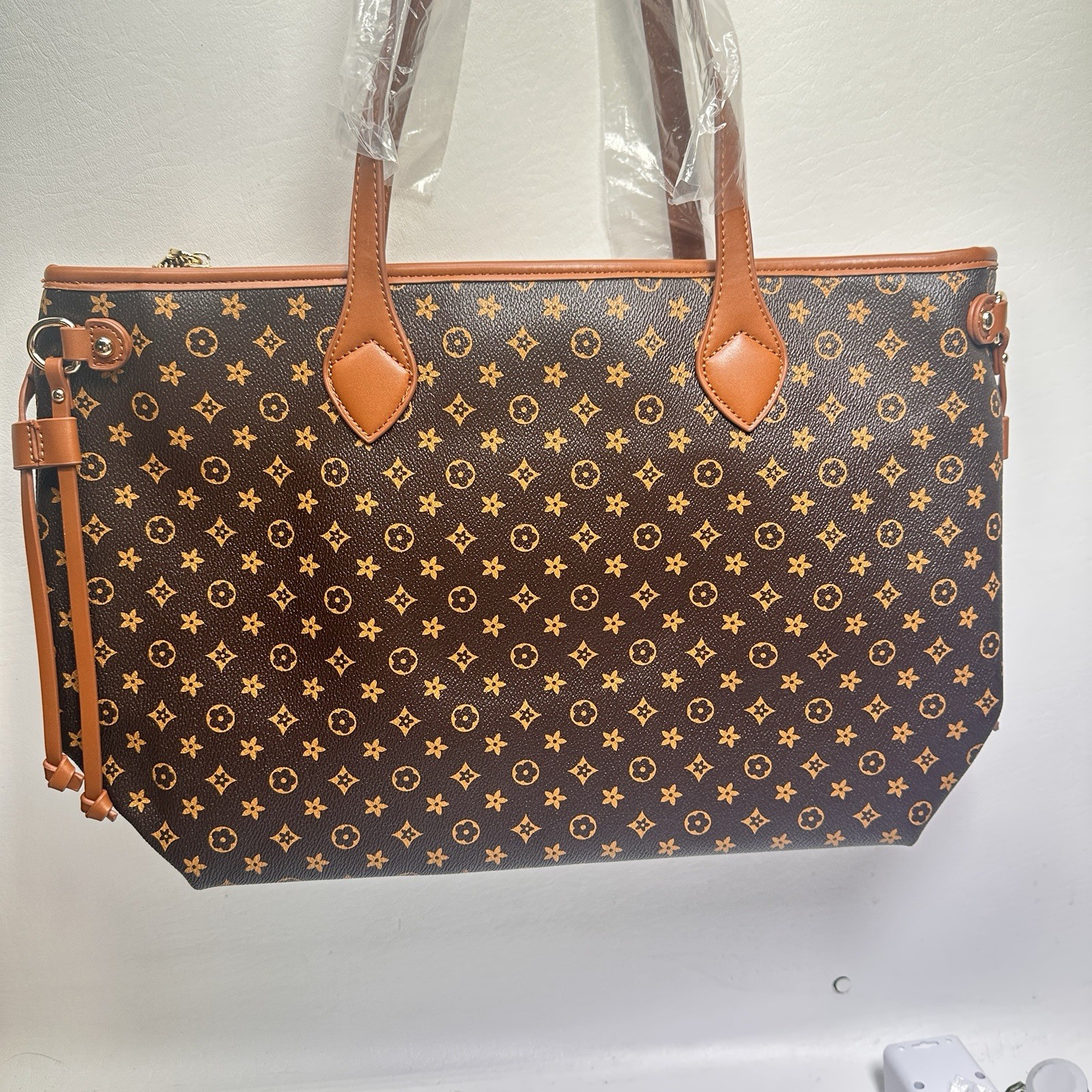 5-in-1 Designer Tote Handbag Brown Gold Medallion Wallet Makeup Pouch Cards