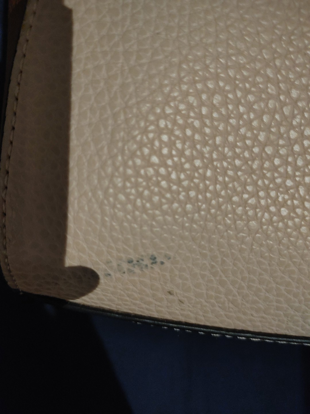 guess purses and handbags