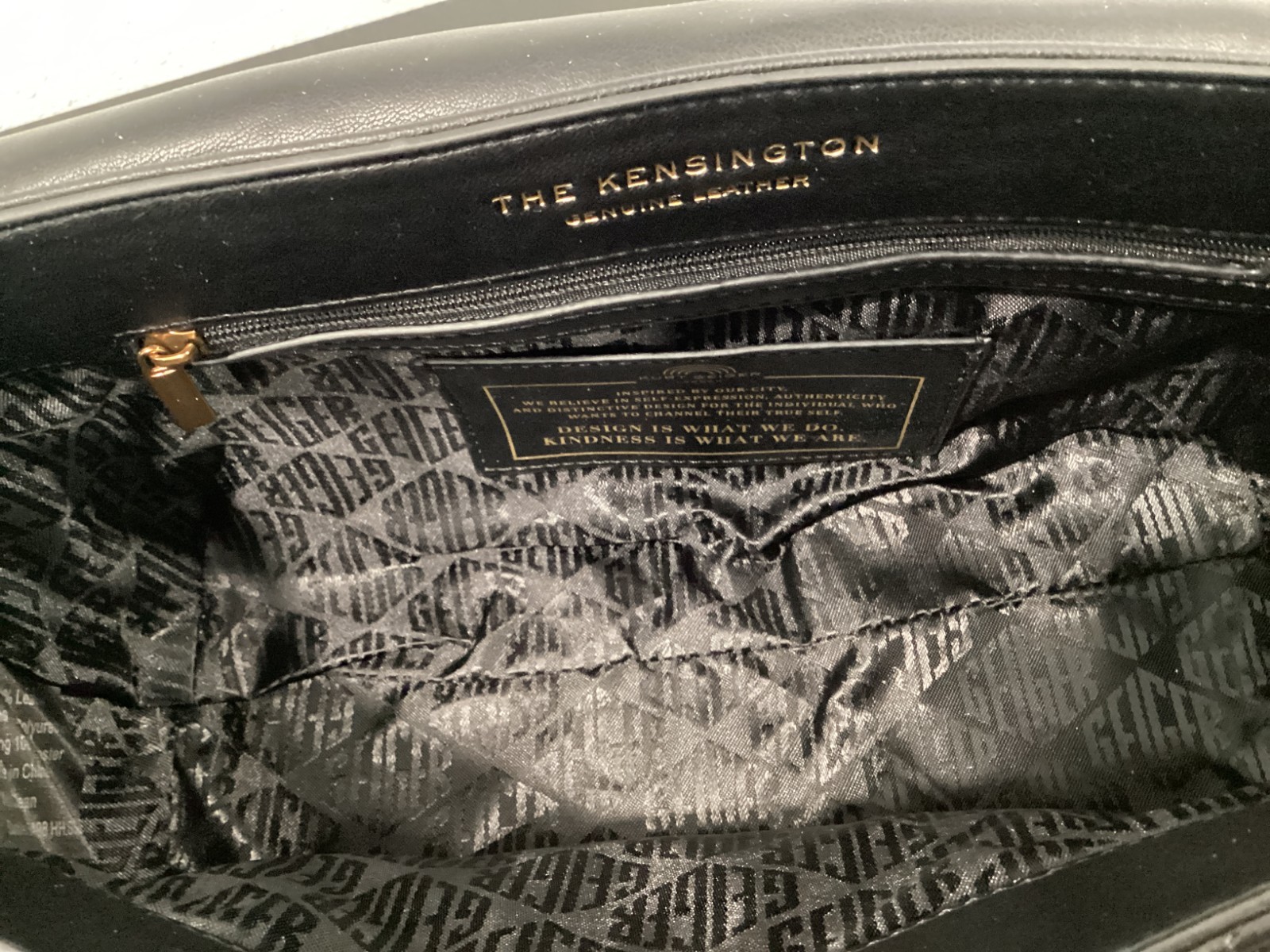 Kurt Geiger Leather 11.5″ x 6″ x 4″ Heart 4 Pocket Black 2 Straps Multiple Eagle