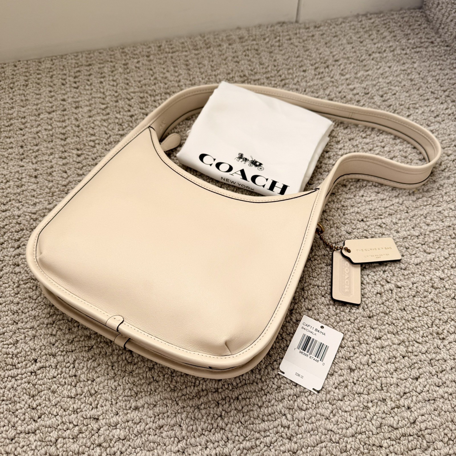 🐚 NWT Limited COACH Curve Zip Shoulder Bag in Brass/Chalk White Leather CAF11