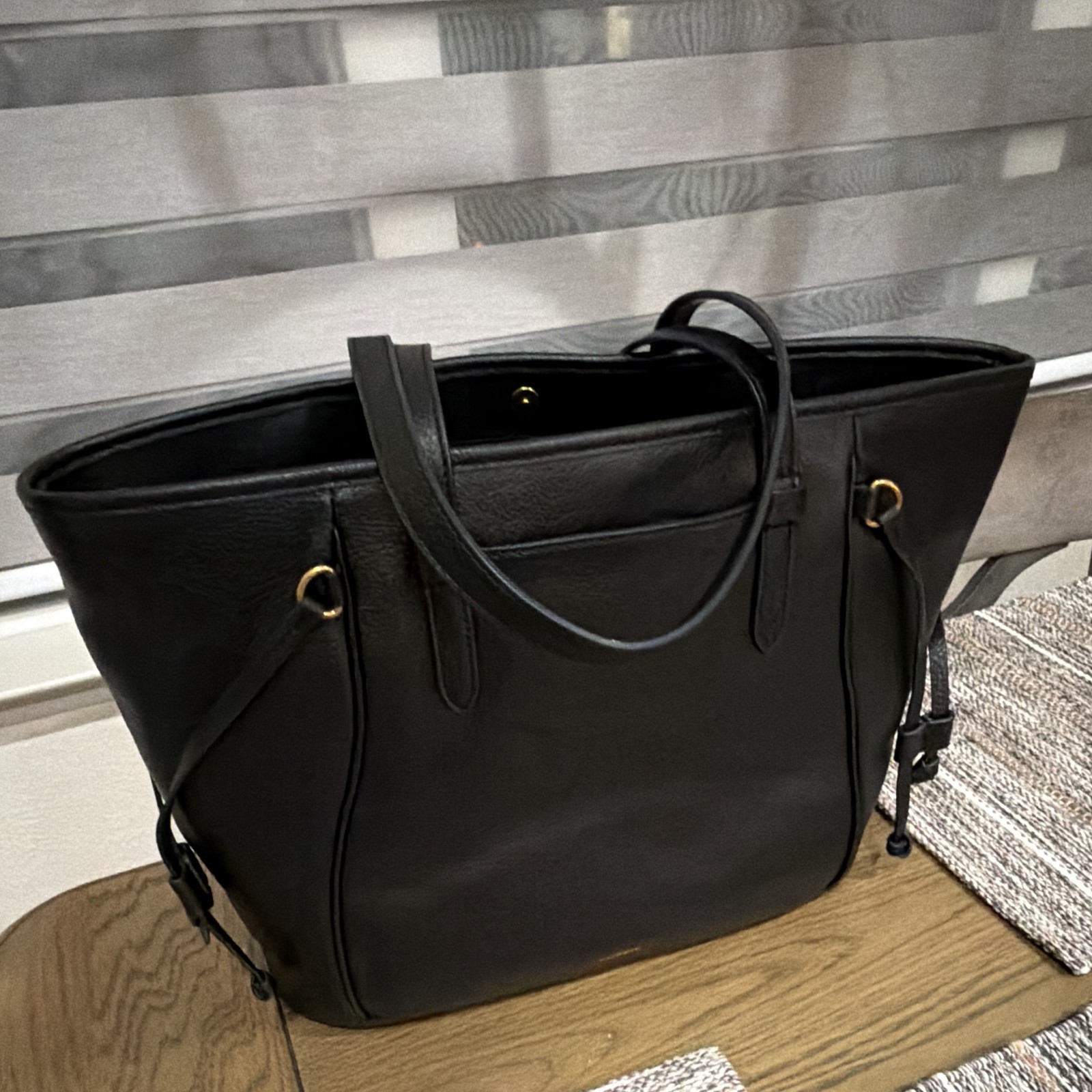Fossil Black Pebbled Tote Shoulder Bag Zip/Magnetic Gold Hardware Pockets Charm