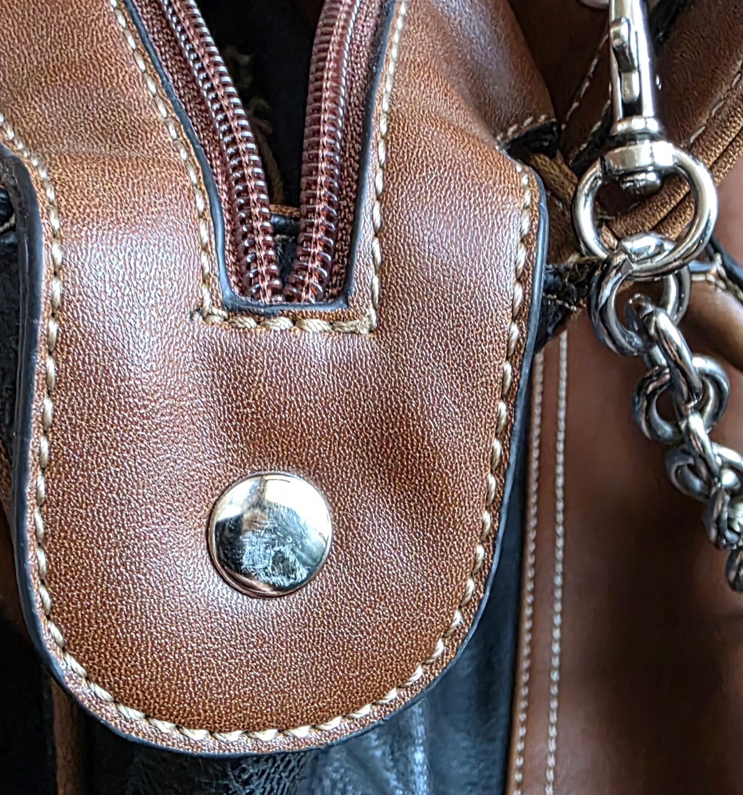 Chaps Women’s Black & Brown Multi-Pocket Faux Leather Shoulder Purse Bag