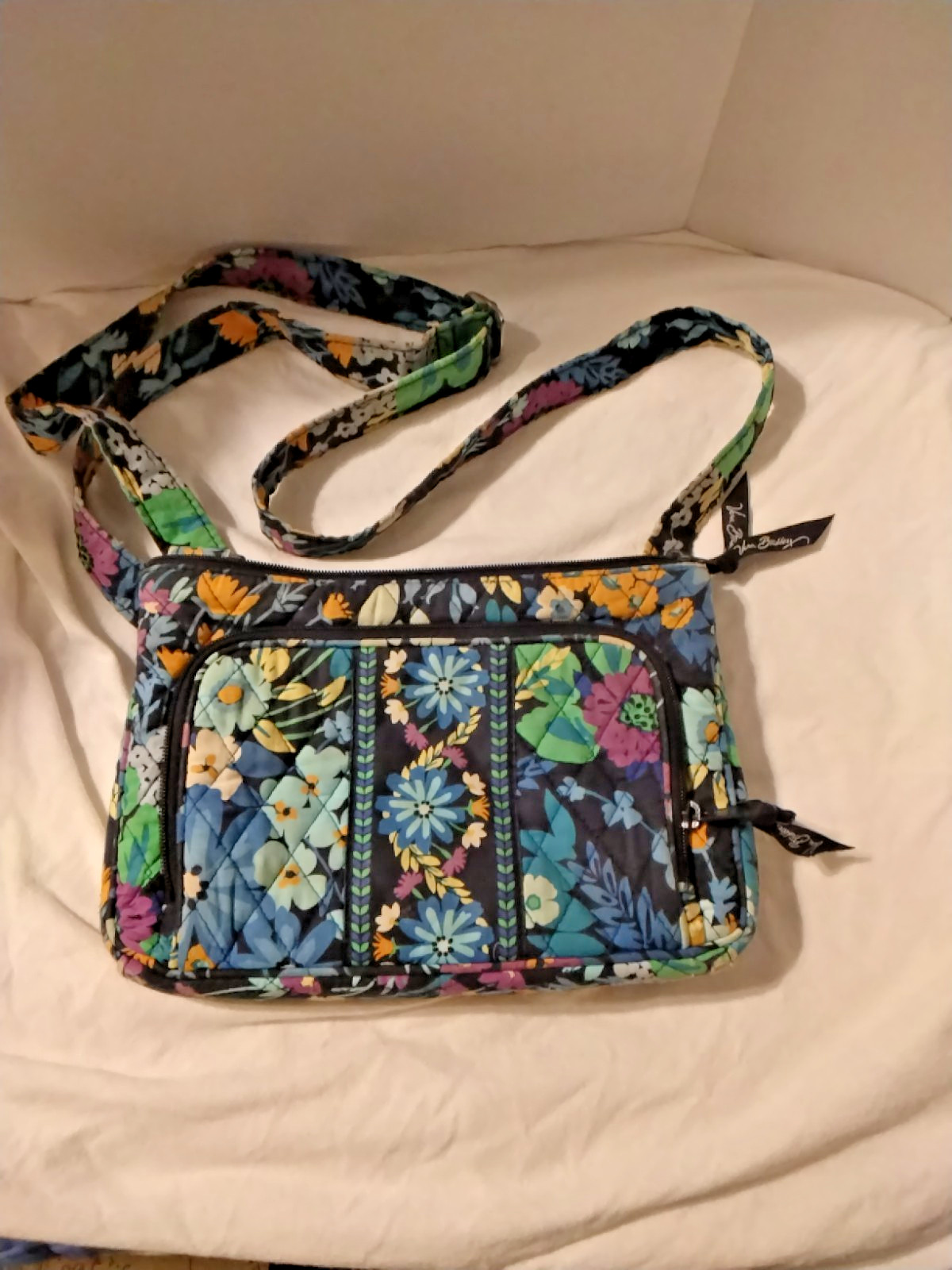 Vera Bradley Quilted Cross Bag 10in wide x 7in deep Zipped Little Hipster