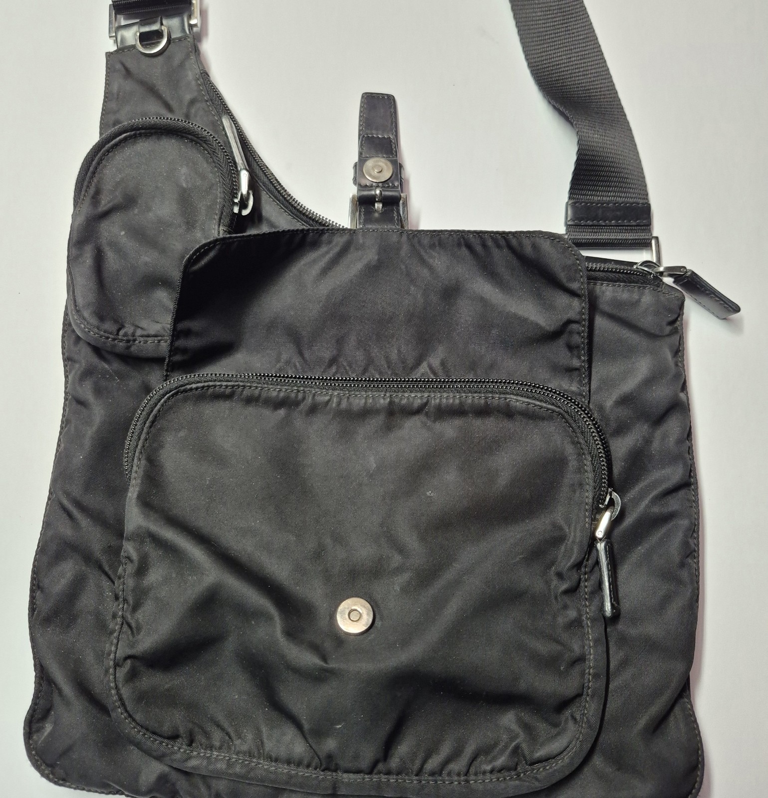 VTG PRADA Black Tessuto Nylon Technical Messenger Bag Multi Pocket Crossbody Y2K