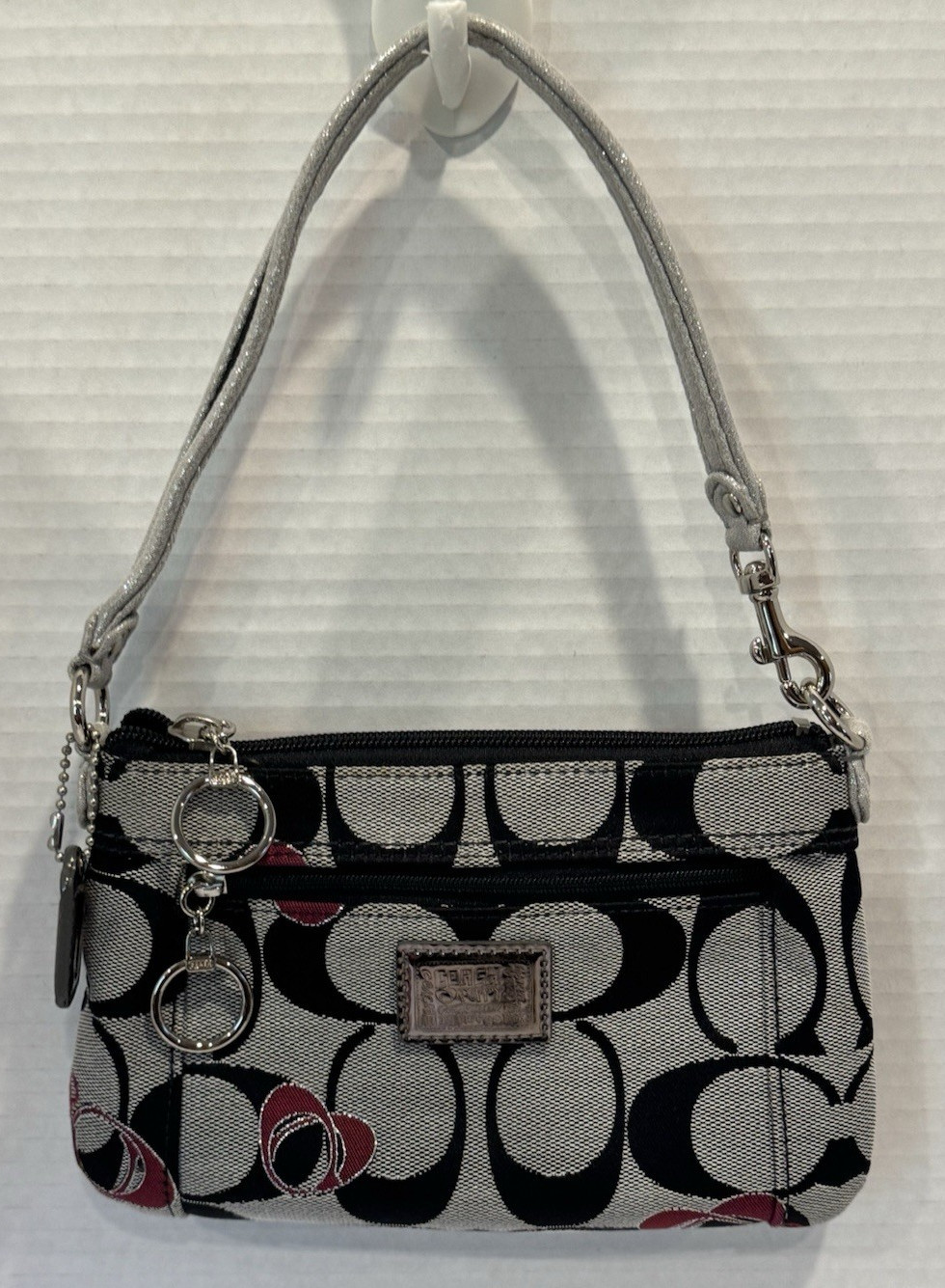 EUC Coach Women’s Signature Black White Silver Poppy Large Wristlet Purse