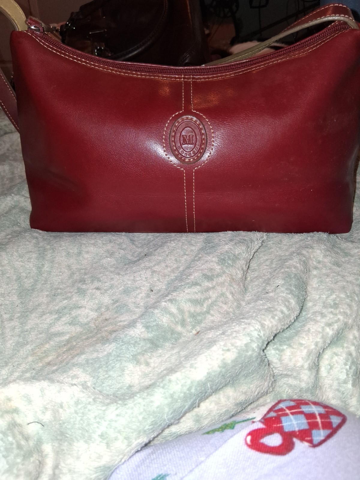 Mondani Red Solid Shoulder Bag Zip Top Closure Red/Beige Strap Beige Lining
