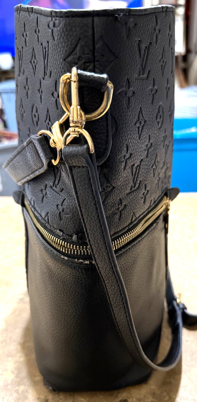 Black Pebbled Shoulder Bag Gold Hardware Zip Detachable Straps Used Well Worn