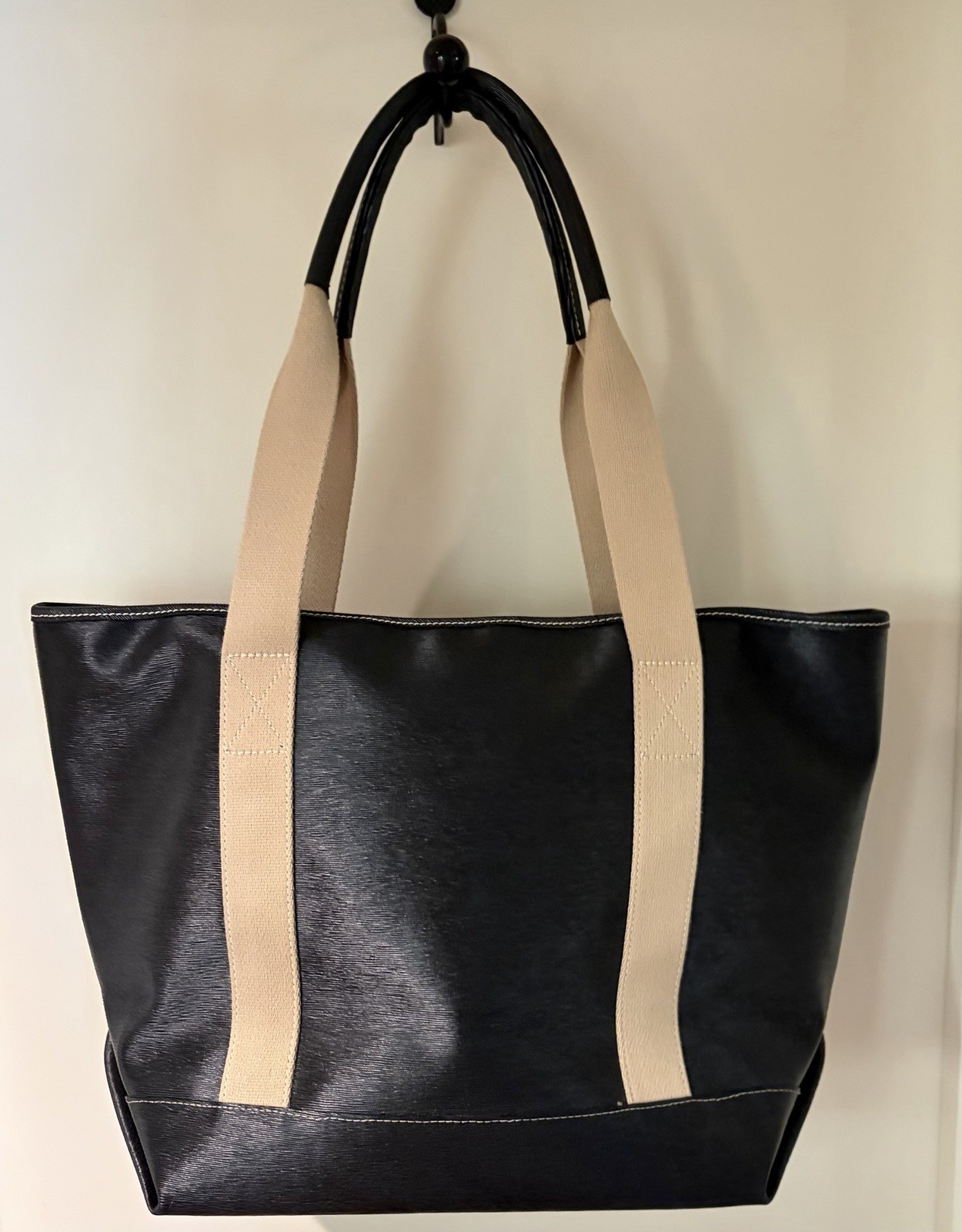 Dooney & Bourke Black Beige Tote with Logo Plaque Contrast Stitching Key Holder