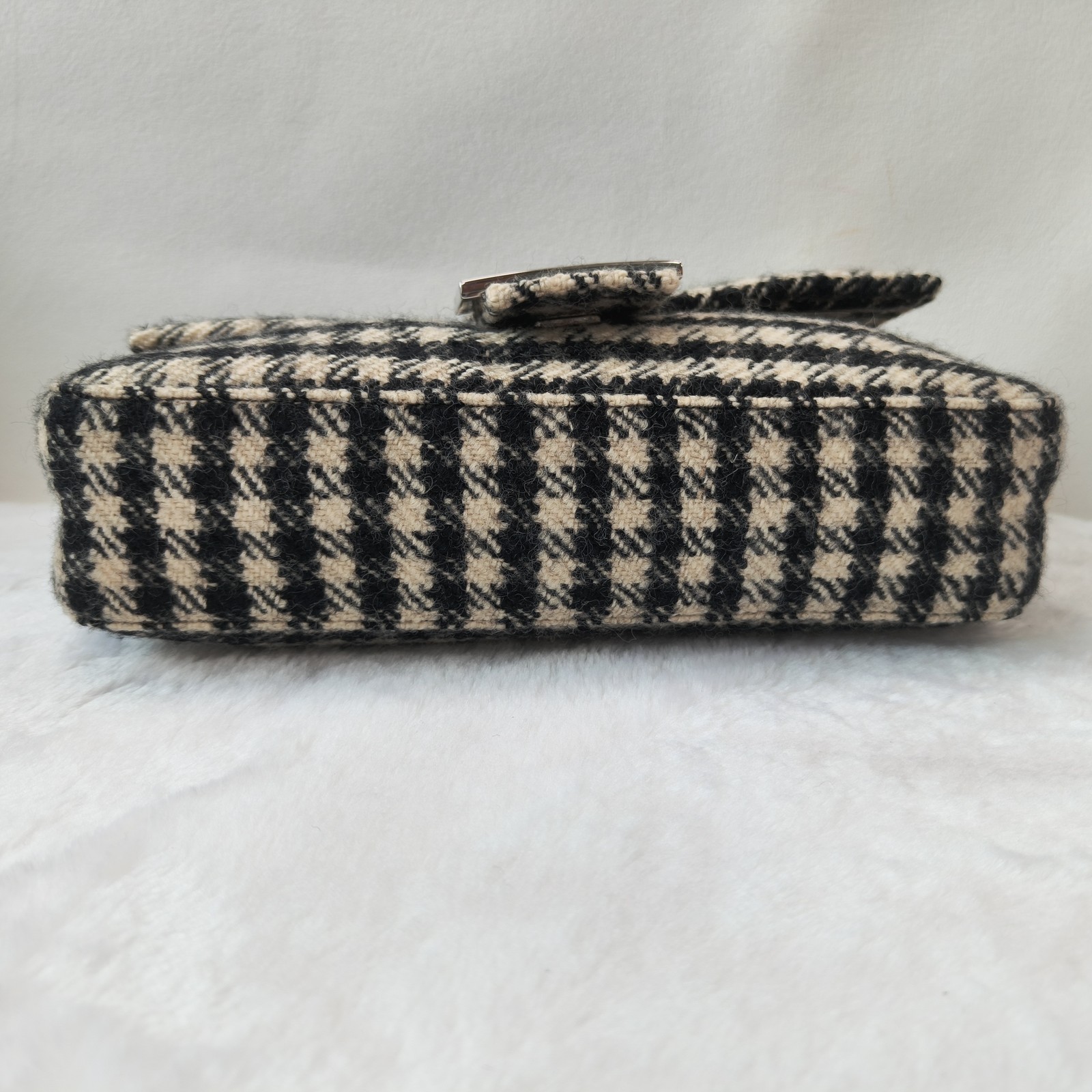 Fendi Baguette Black White Shoulder bag DQY703@pre-verified by eBay 26.07.09