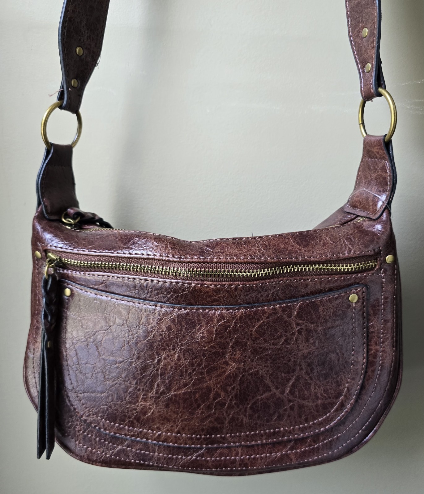 NWT Wonderly Half Moon Crossbody Grommet Strap Brown Gold Tone…