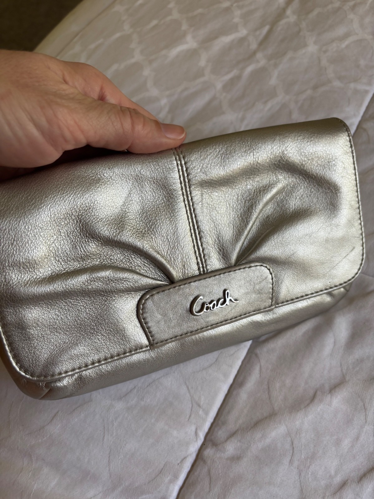 Coach Ashley Large Wristlet Clutch Metallic Silver Pleated Leather 9” x 5”