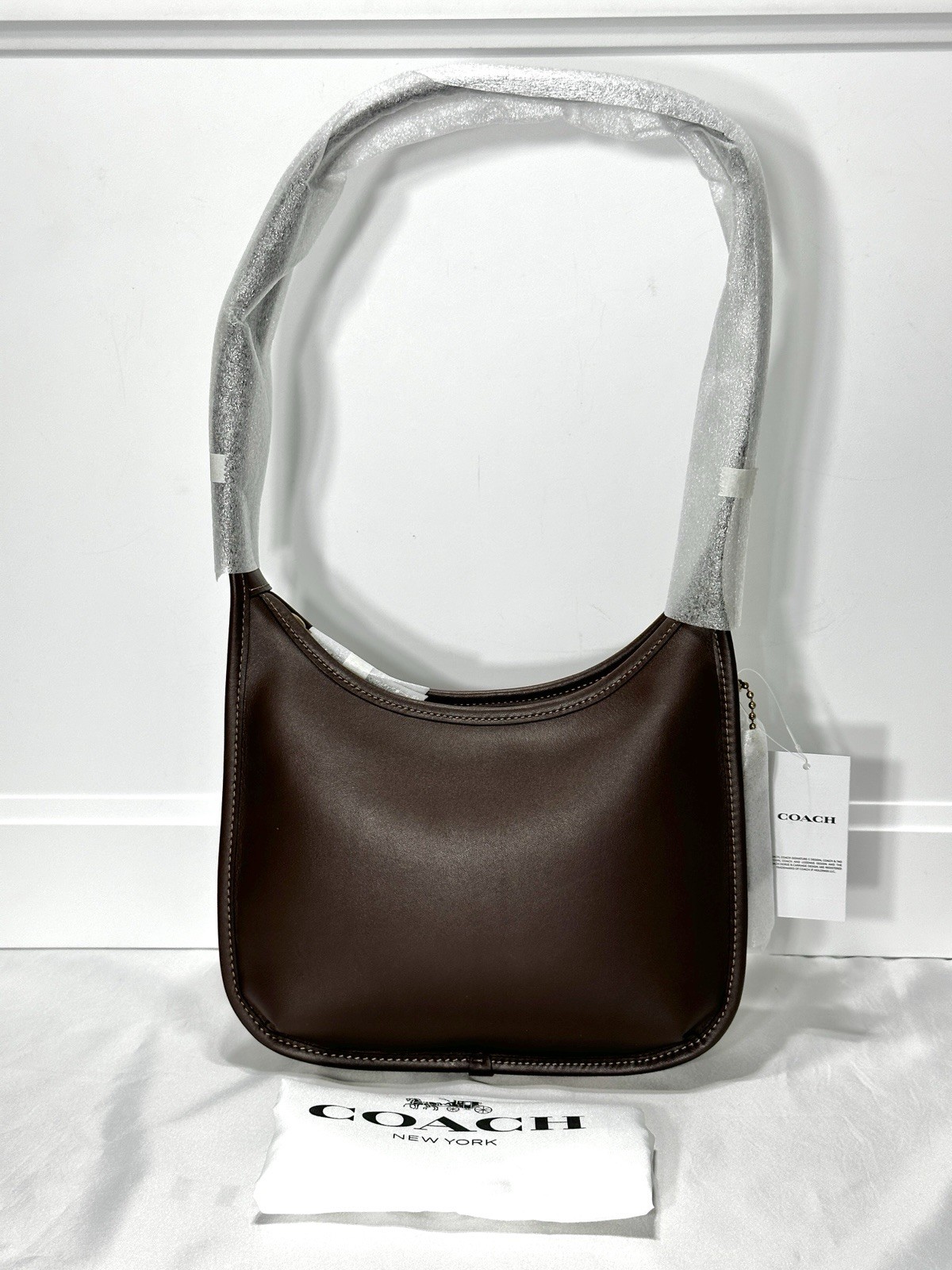 Coach Curve Zip Bag in Maple Glovetanned Leather CAF11 NWT