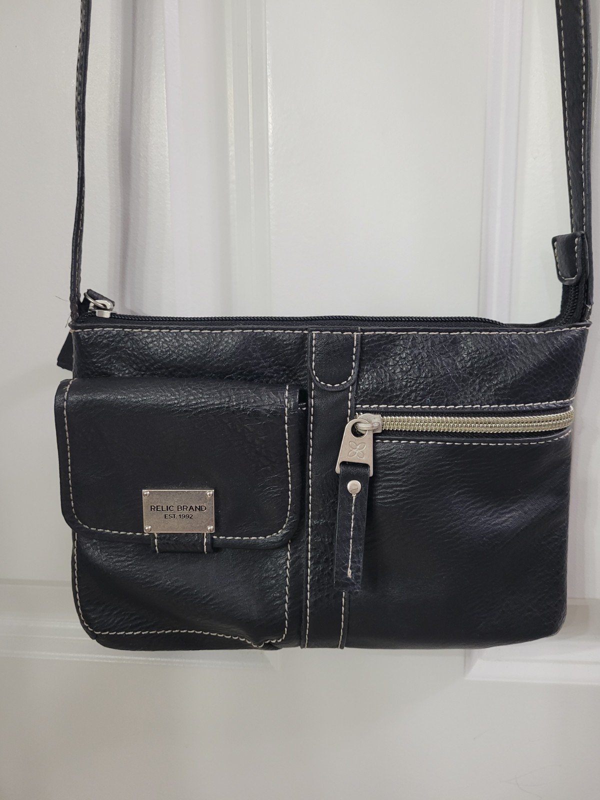 Vintage Relic Black Cross Body Faux Leather Zipper Close Purse