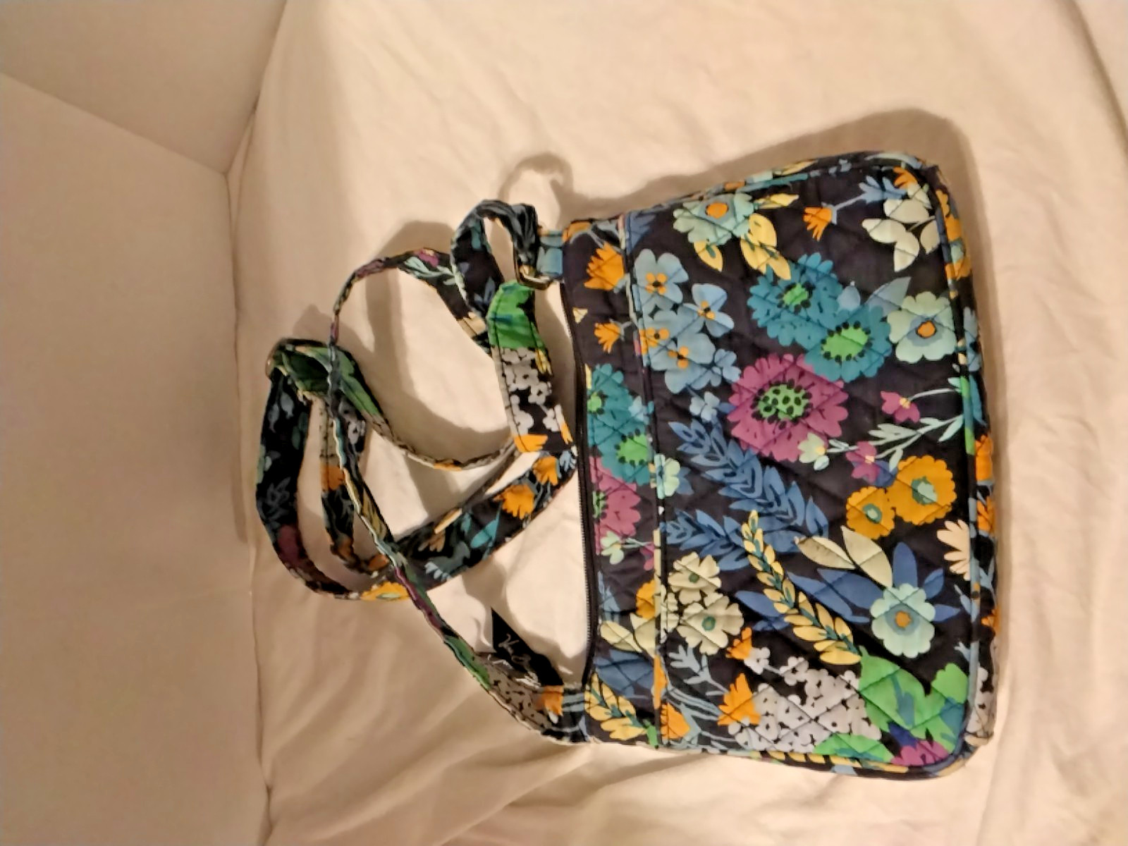 Vera Bradley Quilted Cross Bag 10in wide x 7in deep Zipped Little Hipster