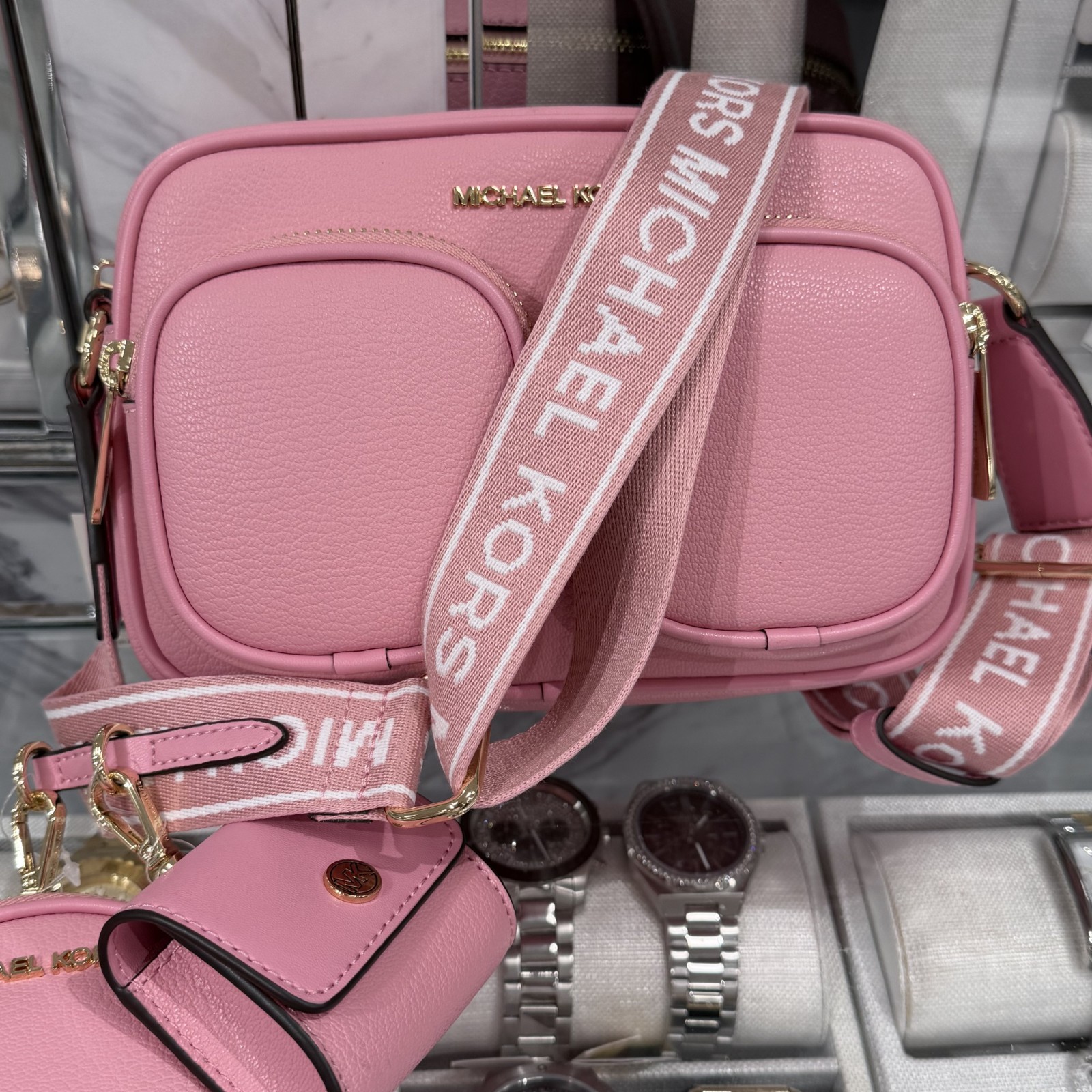Michael Kors Jet Set 3in1 MD Crossbody with Tech Attached Leather Carnation