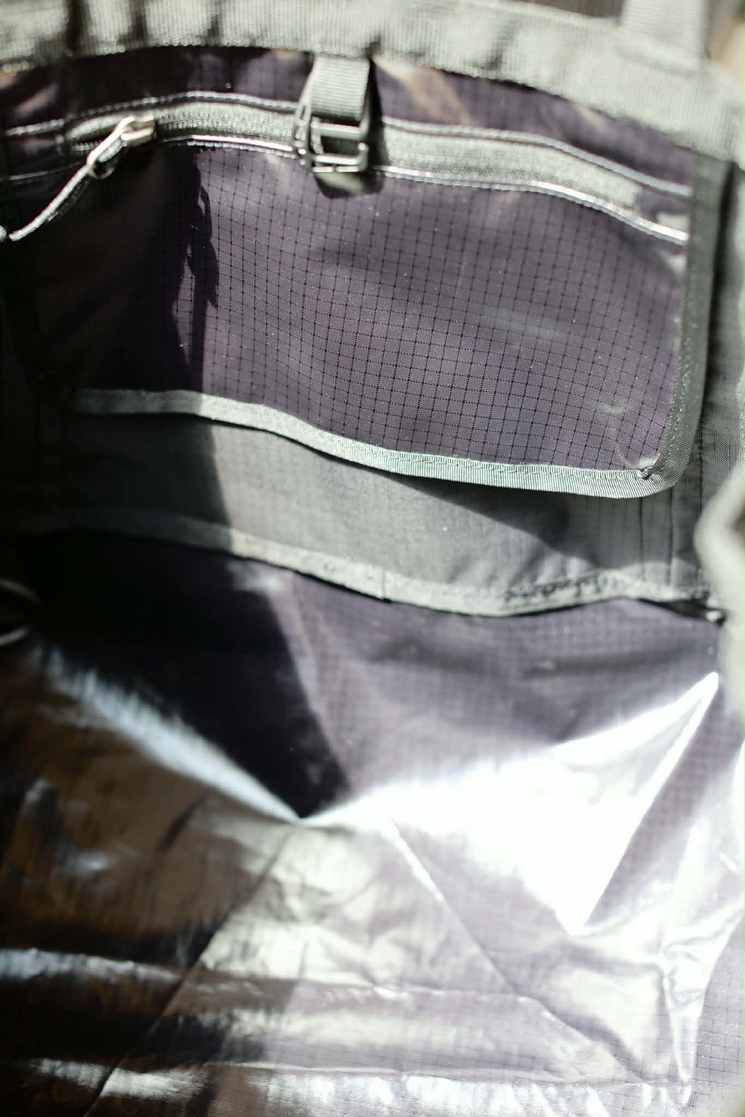 Patagonia Black Hole Tote 25L Black Coated Open Top Adjustable Strap Logo