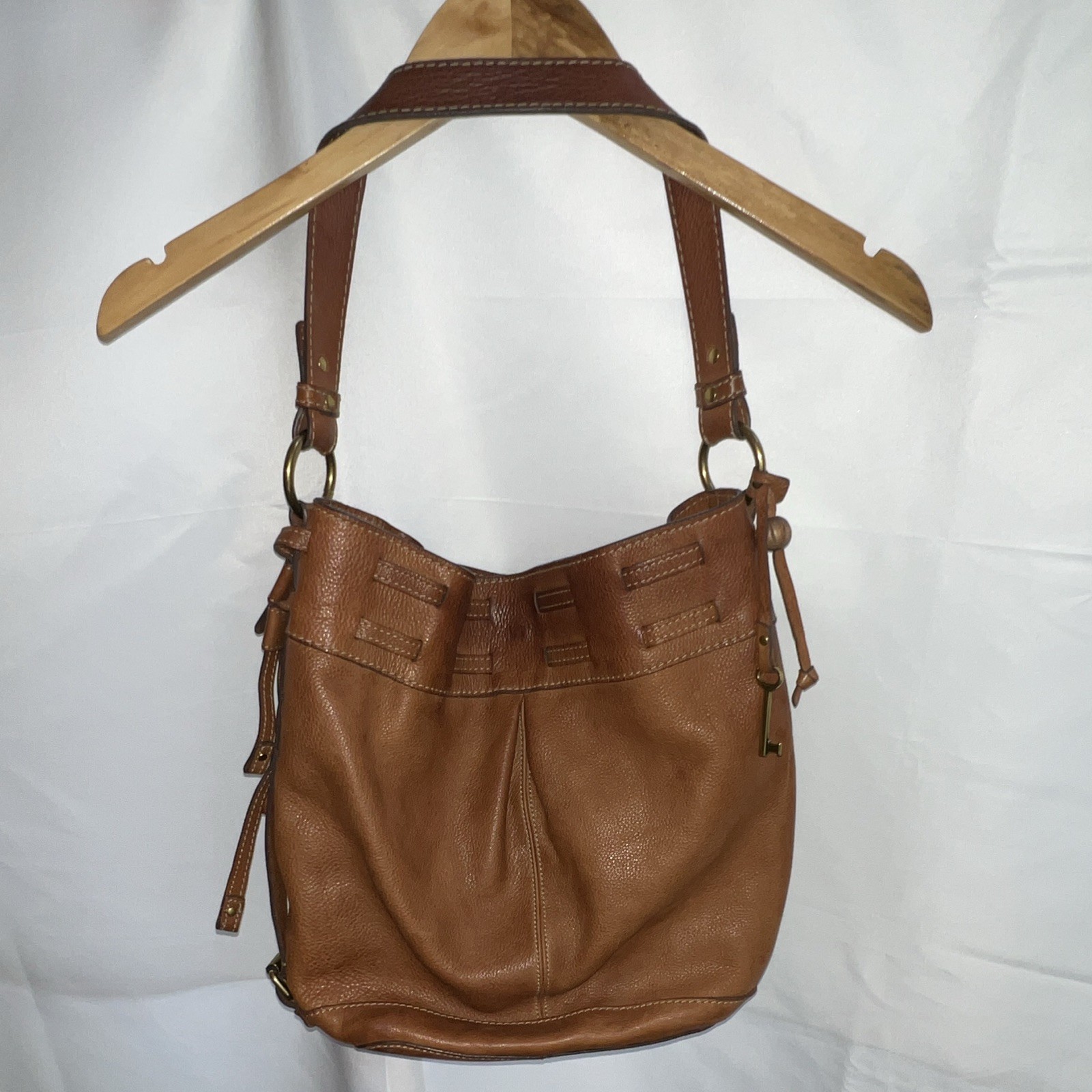 Fossil Brown Pebbled Shoulder Bag Magnetic Closure Gold Hardware Key Lined