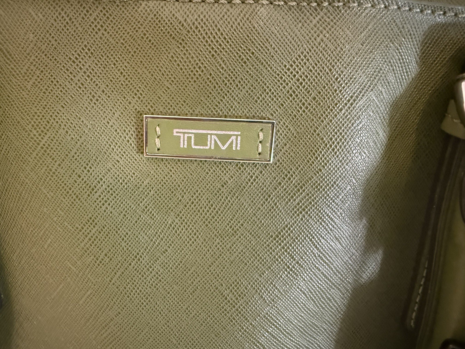 Tumi Green Large Tote Bag Zip Top Lined Inner Pockets w/ Luggage Tag