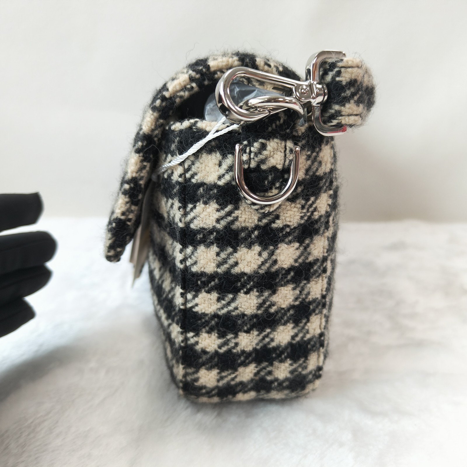 Fendi Baguette Black White Shoulder bag DQY703@pre-verified by eBay 26.07.09