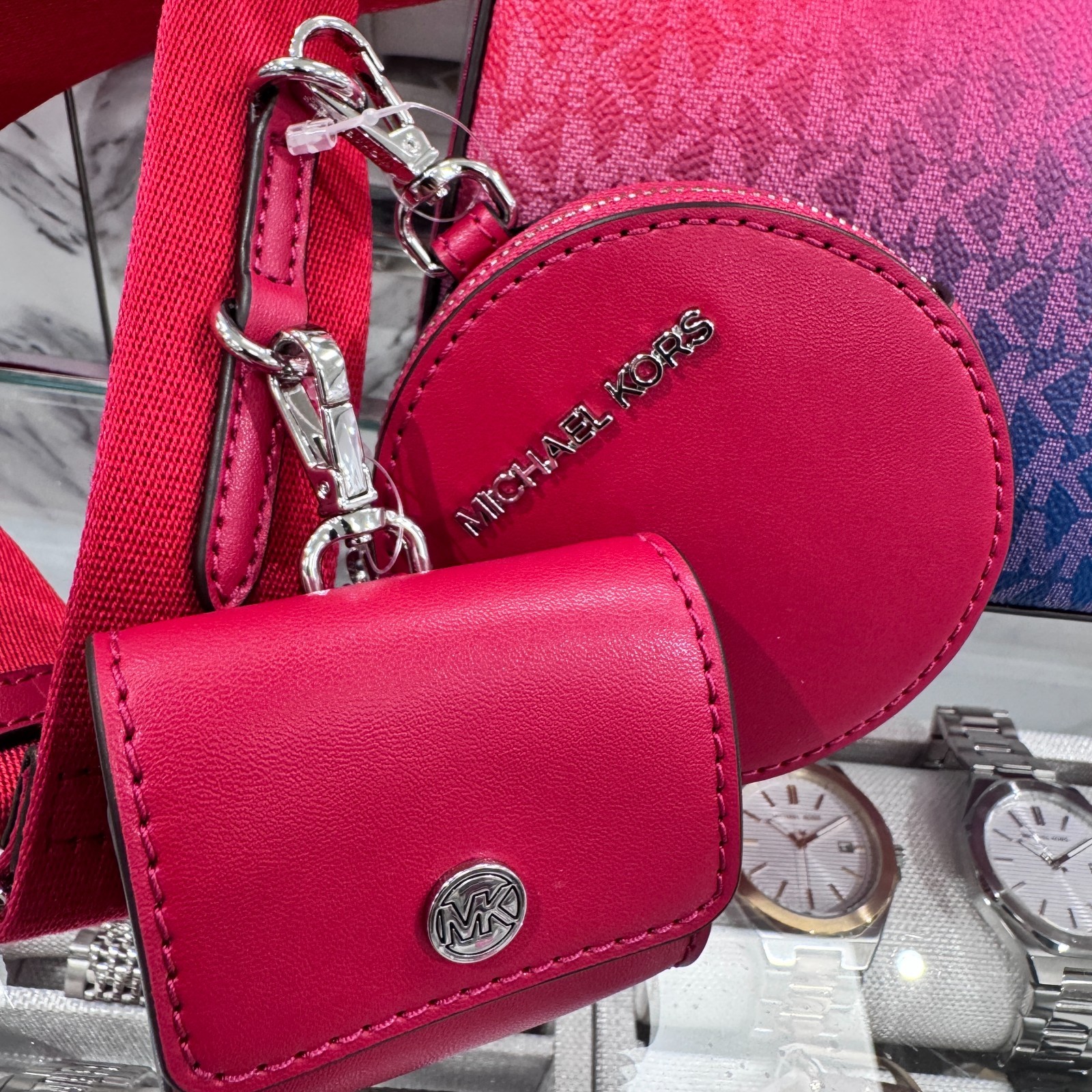 Michael Kors Jet Set Travel SM Tech 3in1 Crossbody Bag color shift Drk Raspberry
