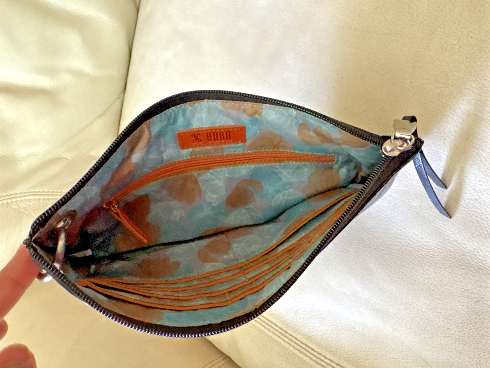 Hobo Vida Wristlet Zip Around Polished Leather Black Large