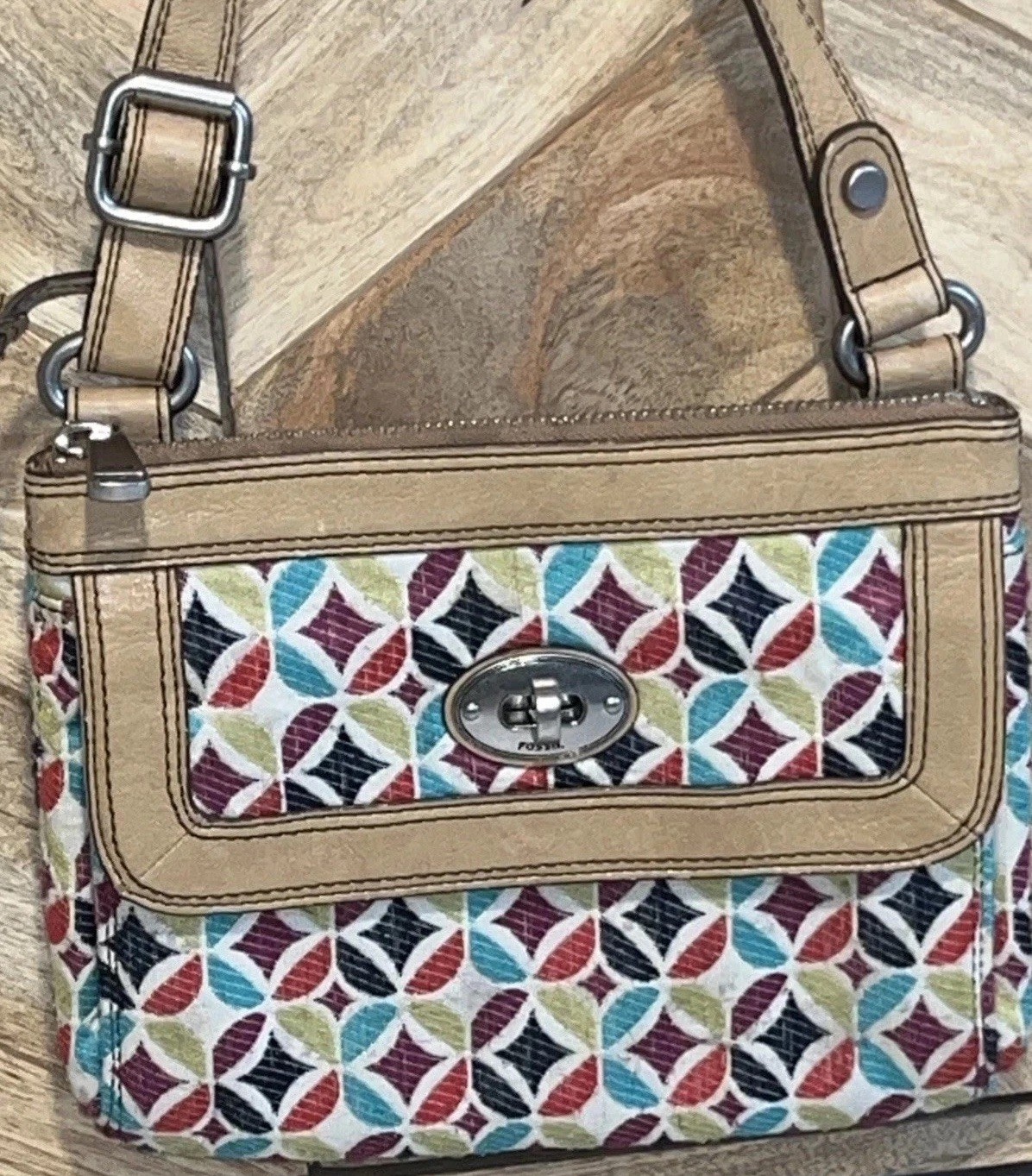 Fossil Colorful Geometric Crossbody Bag Adjustable Leather Strap Zip & Turn Lock