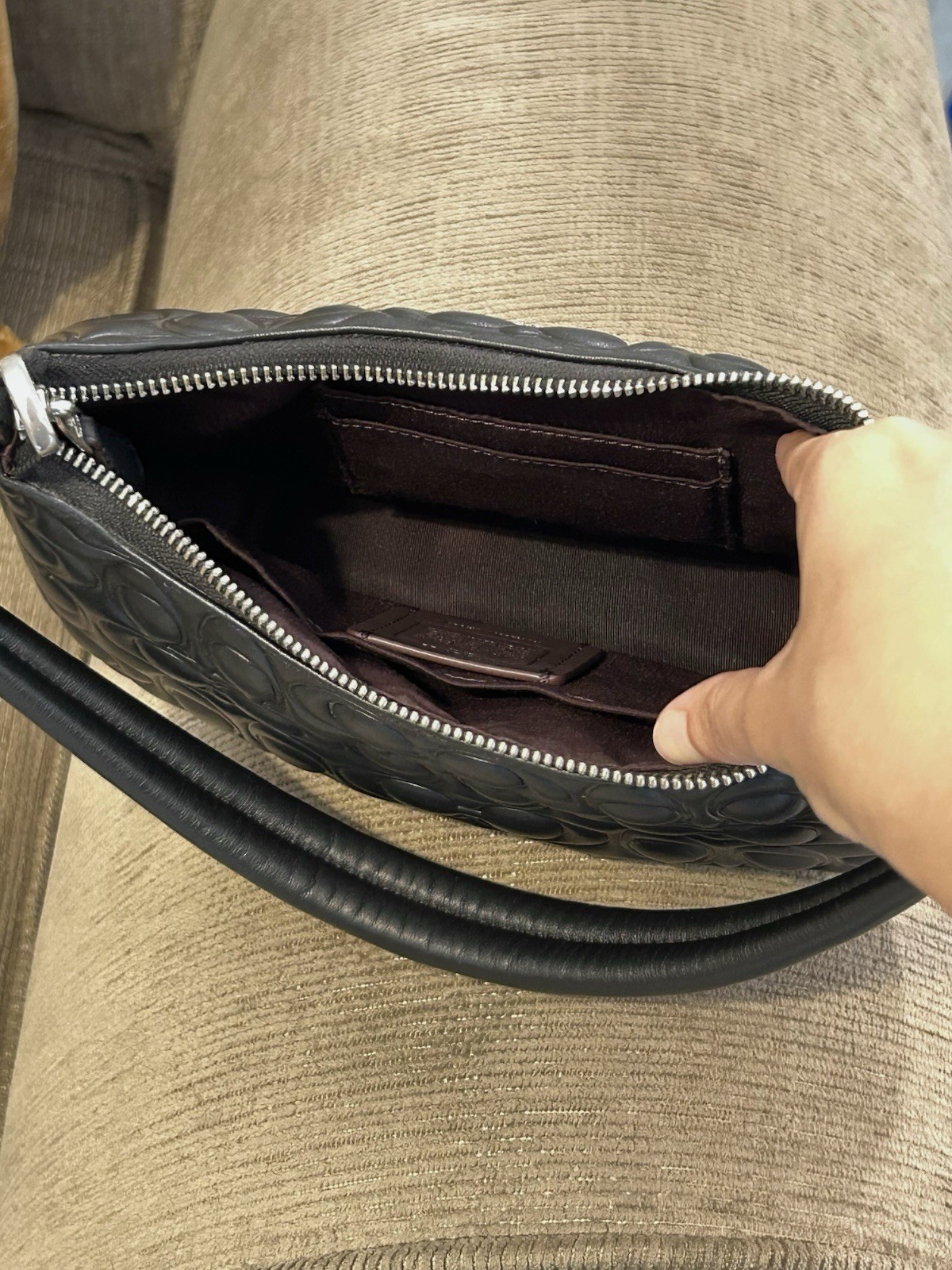 Coach Teri Shoulder Bag In Black Signature Leather/Silver Hardware (Model CM054)