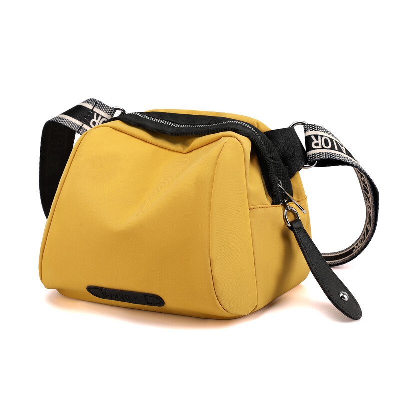 Women’s Shoulder Crossbody Bag Large Capacity Zip Bag Travel Bag Leather Purse