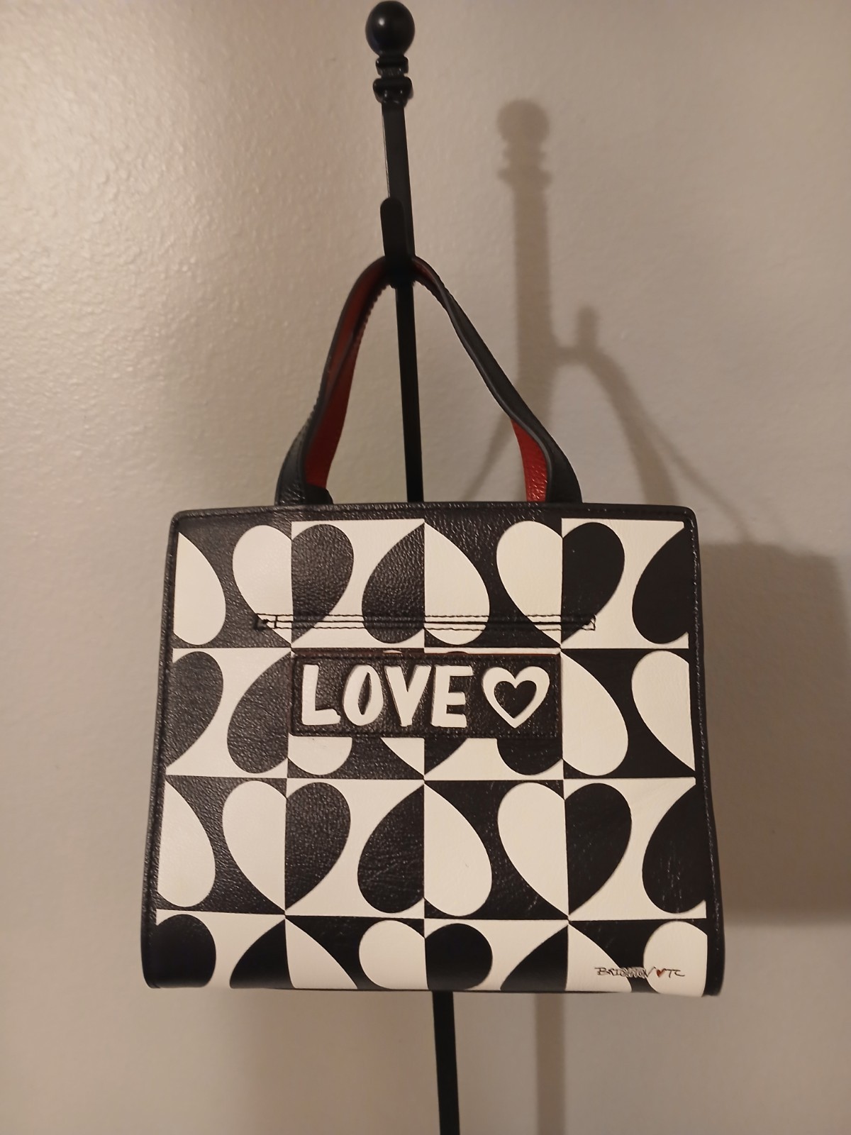 BRIGHTON FASHIONISTA COLLECTION LOOK OF LOVE QUEEN OF HEARTS SHOULDER BAG MP$430