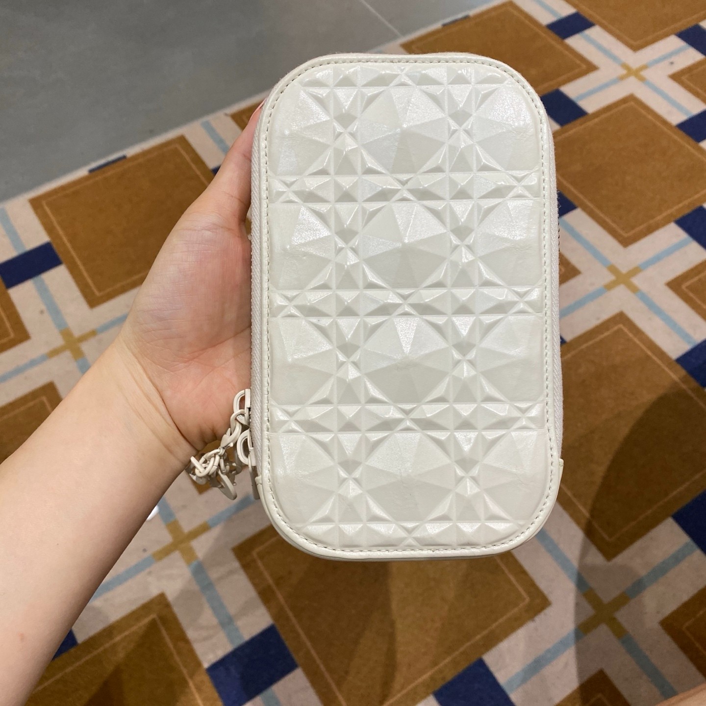 Preloved Dior Lady Dior Call’in Vertical Phone Pouch,White Diamon Crossbody Bag