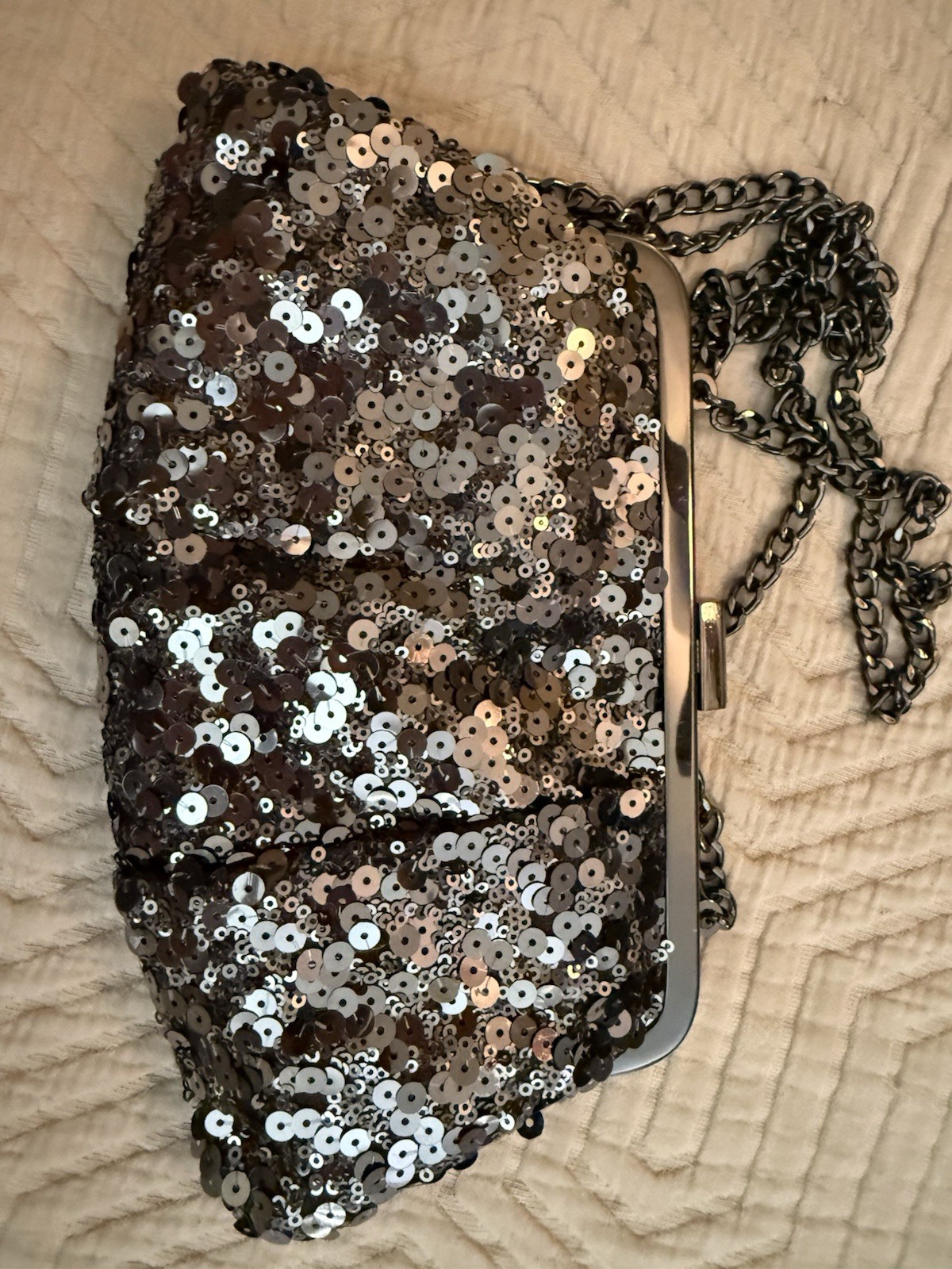 A New Day Silver Sequin Kiss Lock Clutch, Chain Strap, Lined w/ Pockets