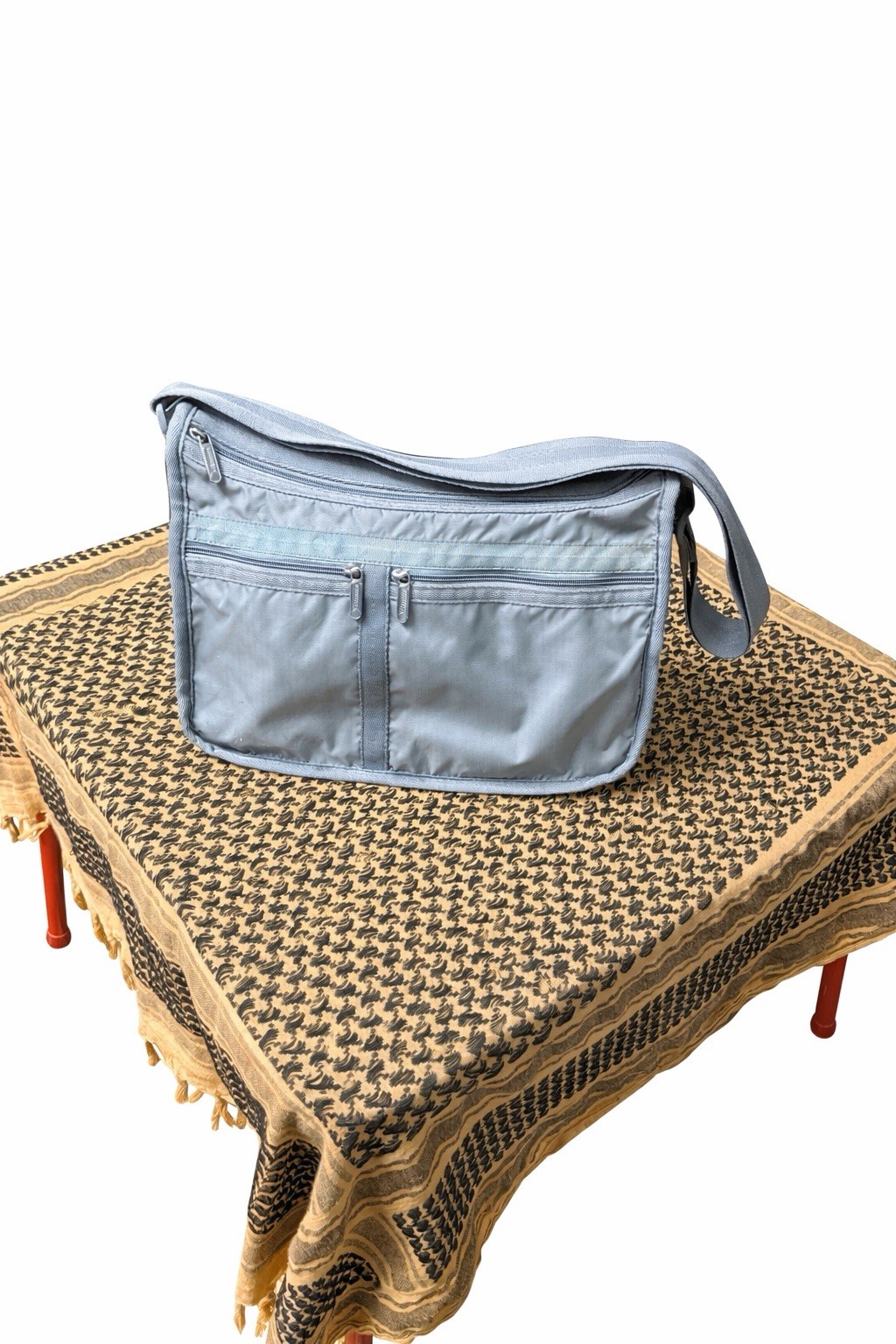 Lesportsac Classic Hobo Light Gray Nylon Shoulder Bag Multiple Zip Pockets