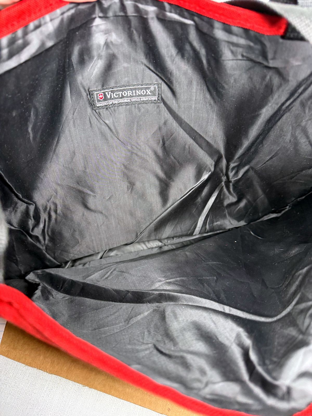 New Victorinox Swiss Army Red Shoulder Strap Tote Bag Travel Work Lined Carryall