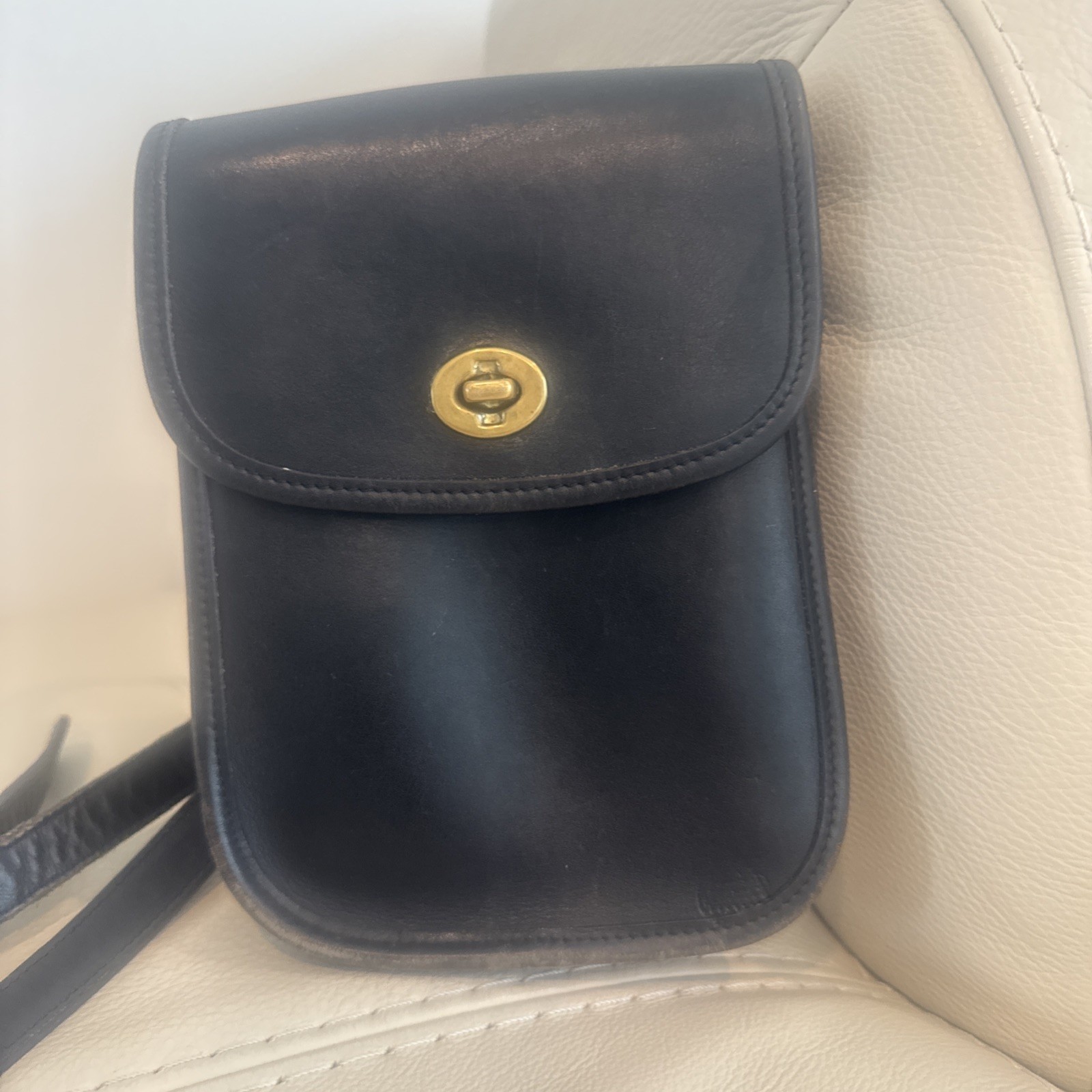 Rare Vintage Coach Small Sidepack (#9978) Black Leather, Brass Turnlock