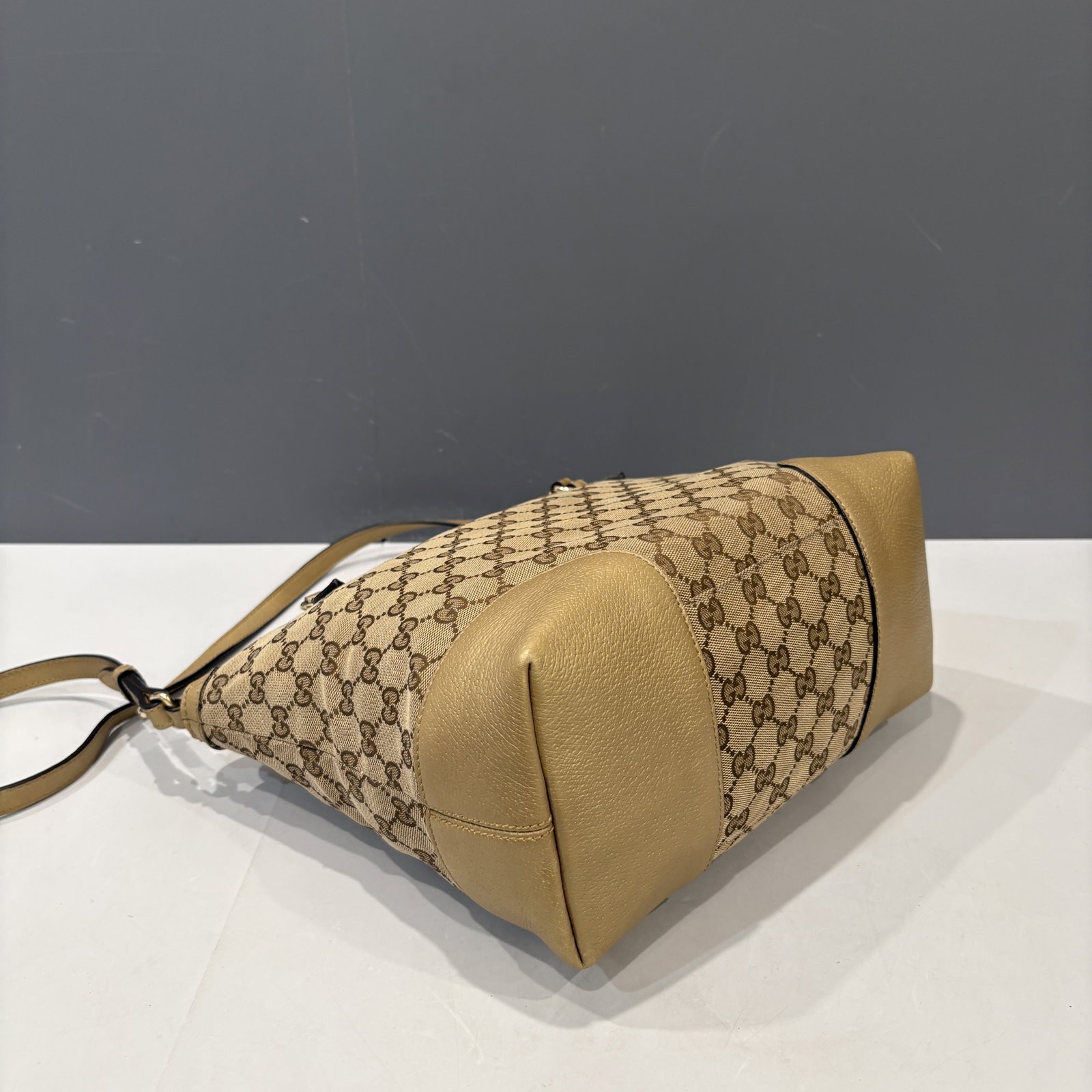 Gucci Two Way Bag Brown Gold Gg Supreme Monogram Calfskin (ym040126c2)