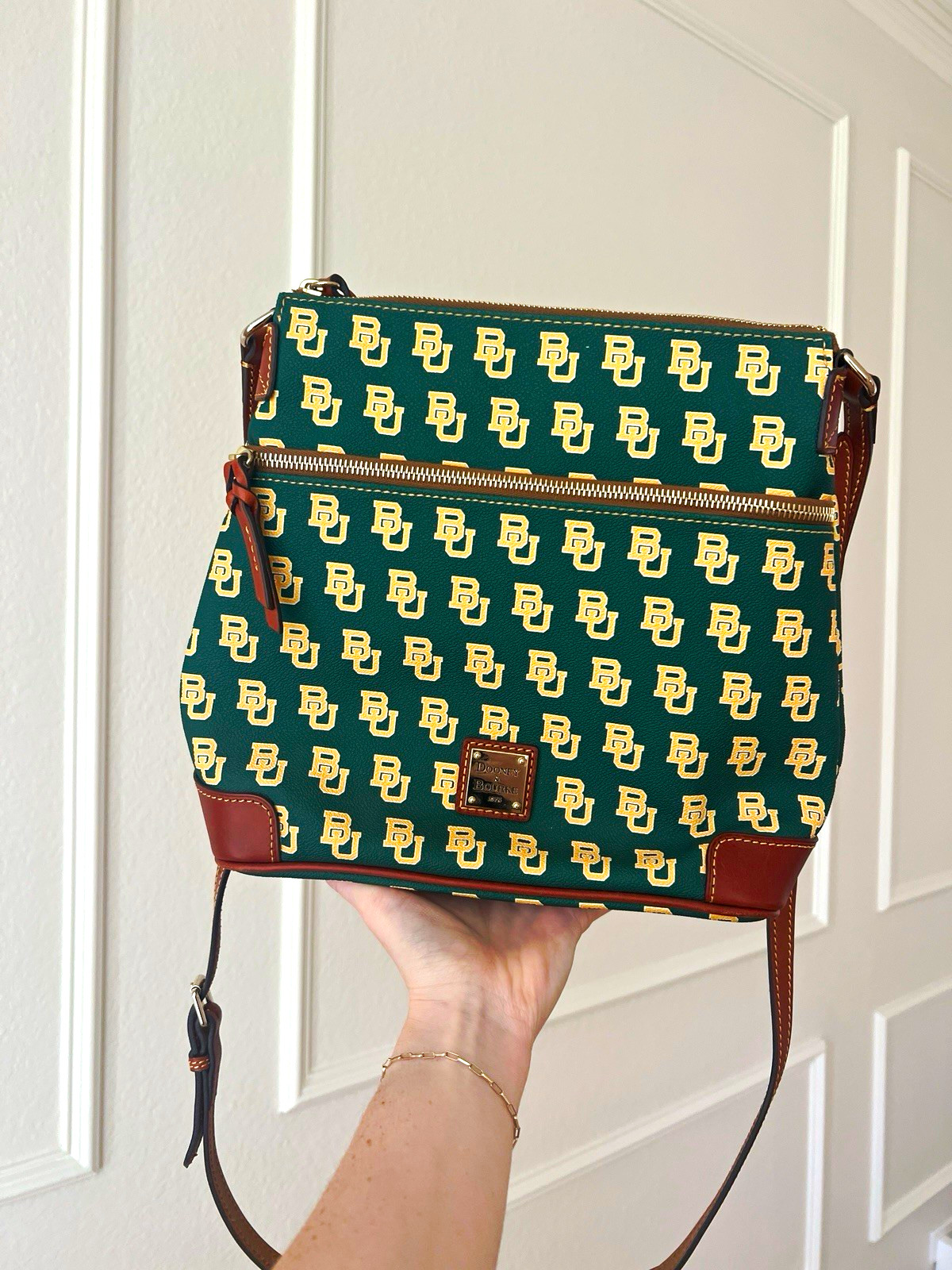 Dooney & Bourke Baylor BU Logo Medium Crossbody Zip, Detachable Strap