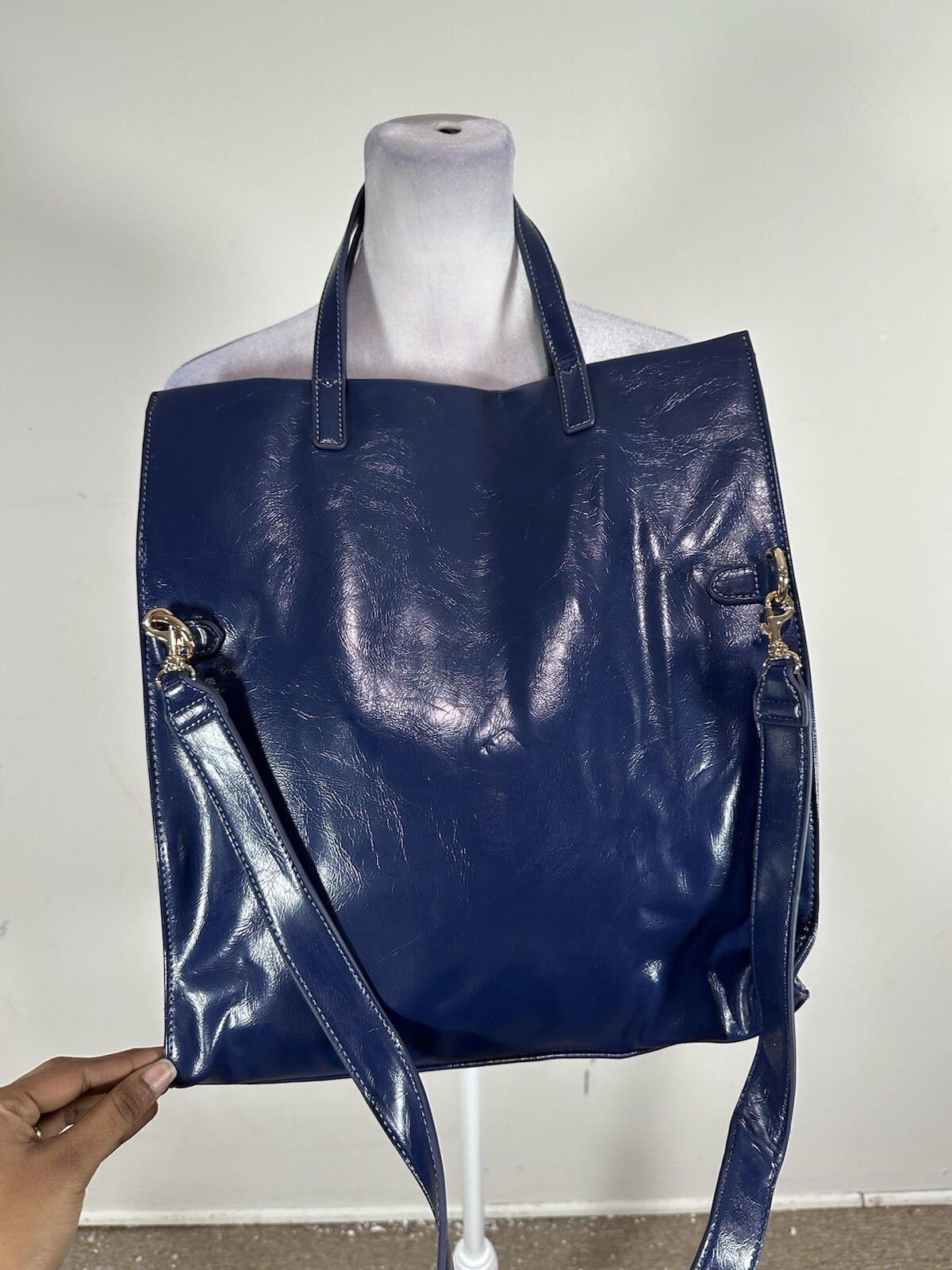 Women’s Solid Blue Colored Handbag