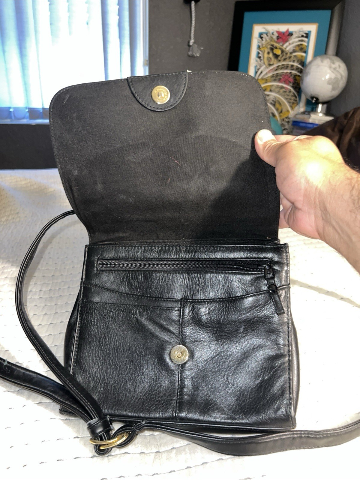 LEATHER SHOULDER BAG GOLD TRIMS