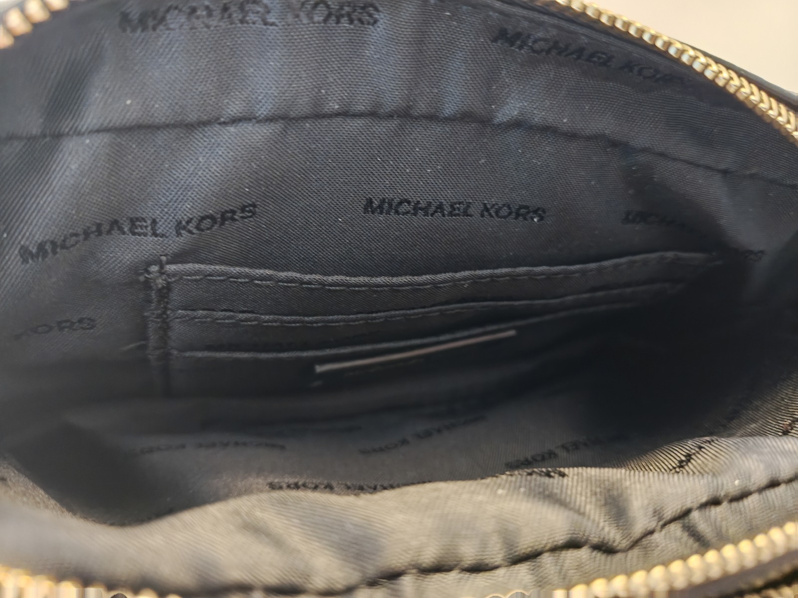 MICHAEL KORS Black Crossbody Camera Bag 7.5″ x 4.5″ 3.5″ in Excellent condition!