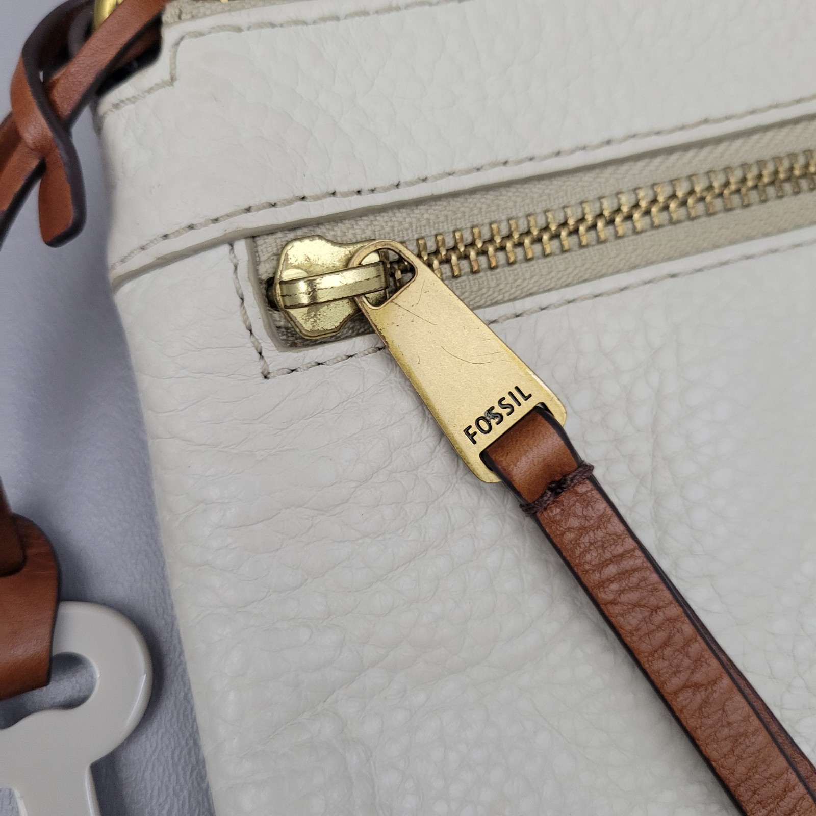 Fossil Fiona Crossbody Women’s Purse Small Off White Brown Straps Key Vintage