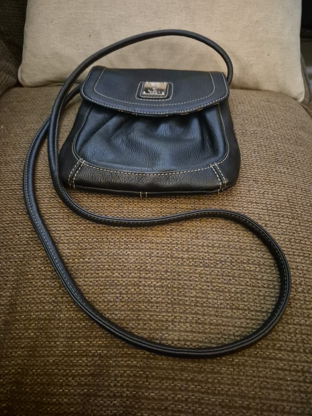 TIGNANELLO Black Leather Crossbody Bag 7.5×9 inch